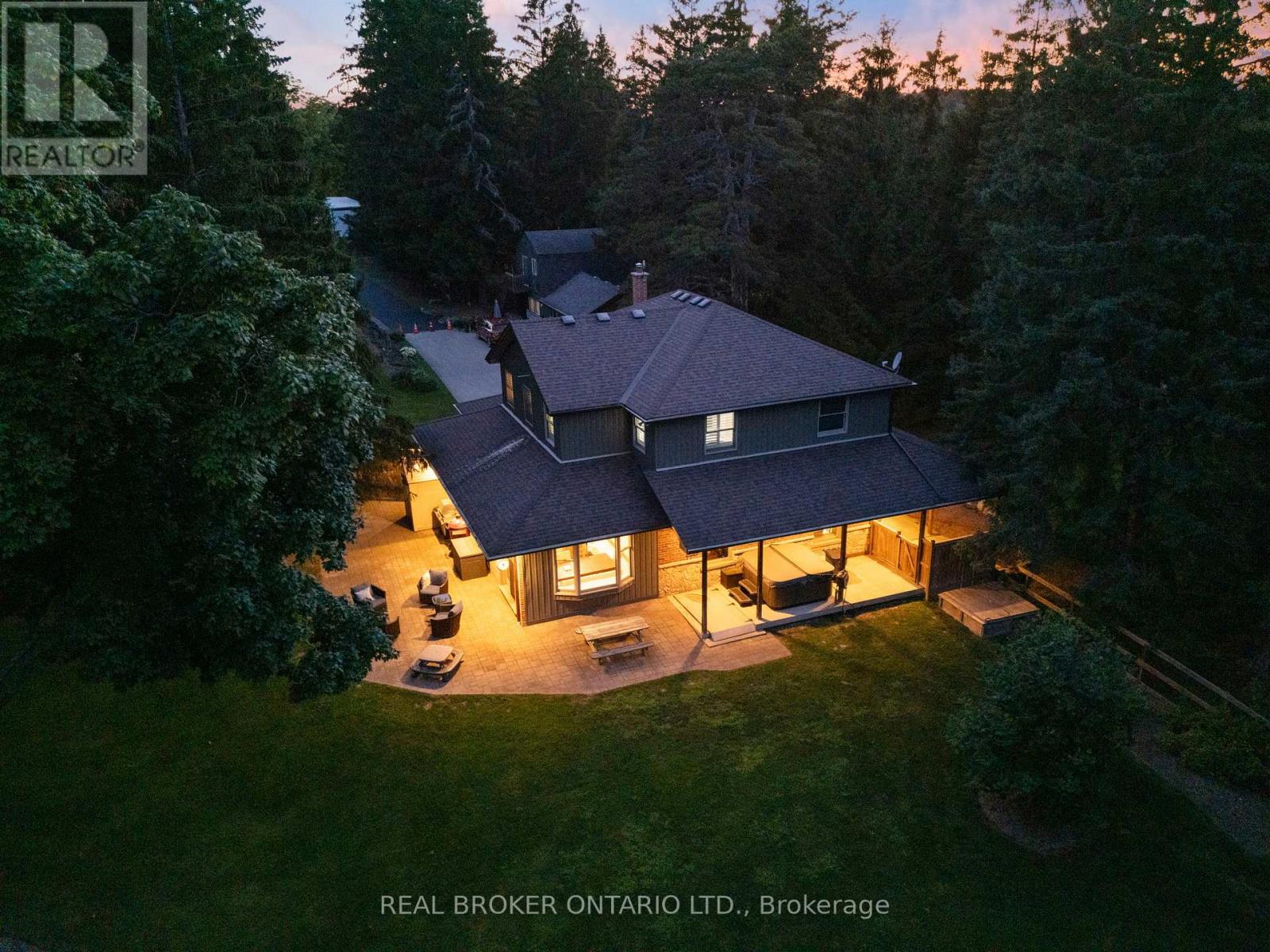 182 Governors Road E Property Photo 46