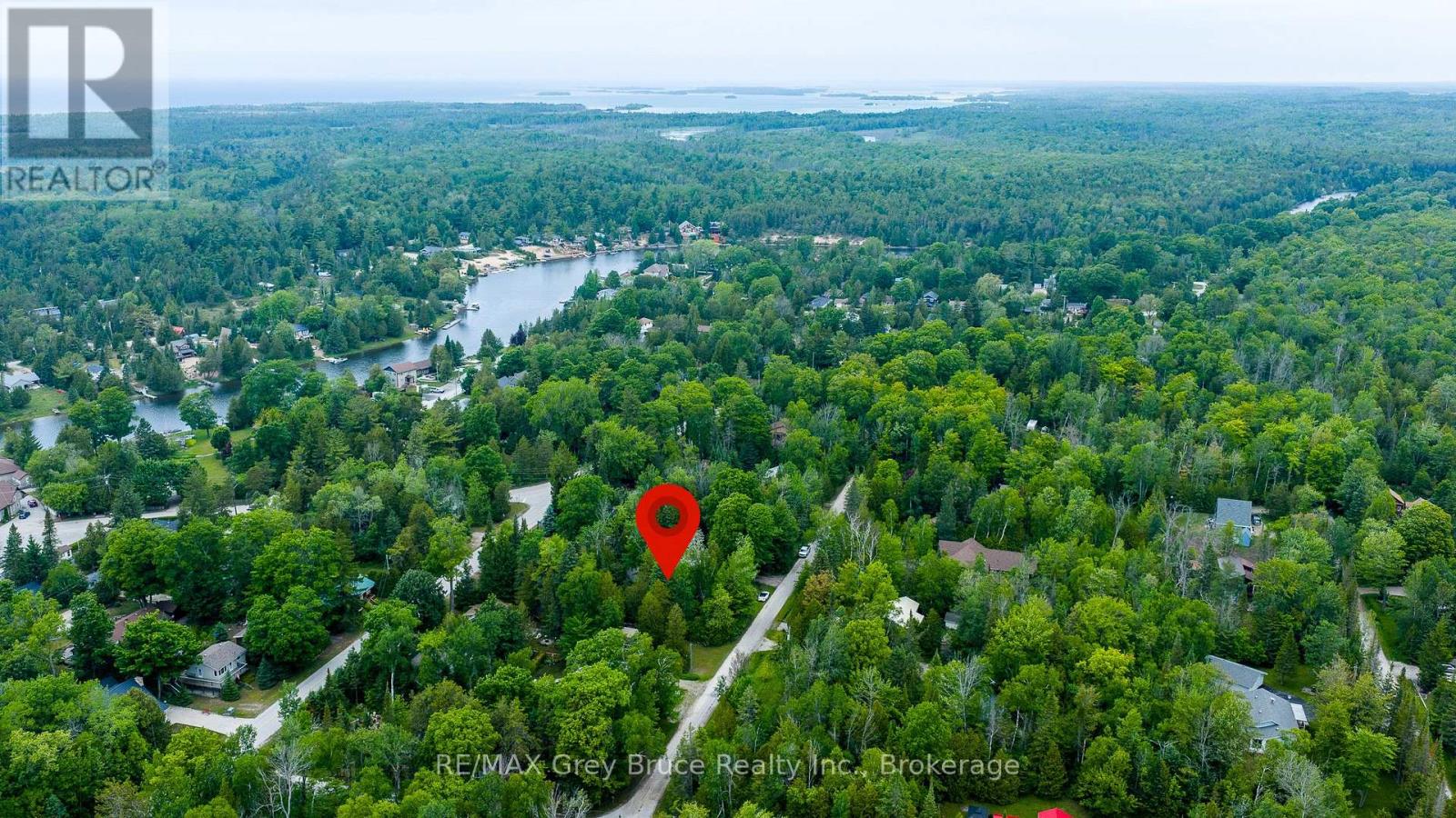8 Toronto Avenue Property Photo 8