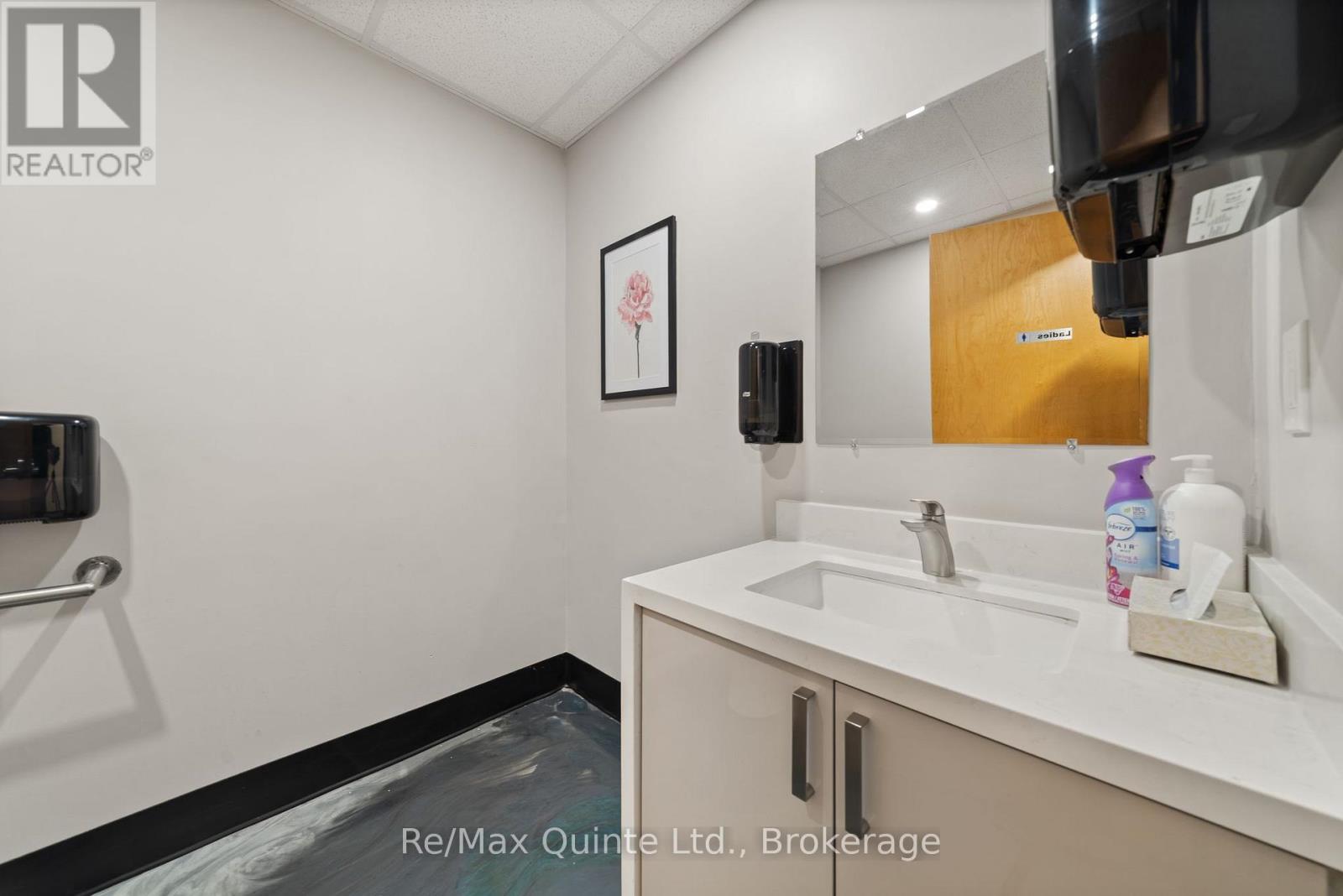 50 Dundas Street Property Photo 25