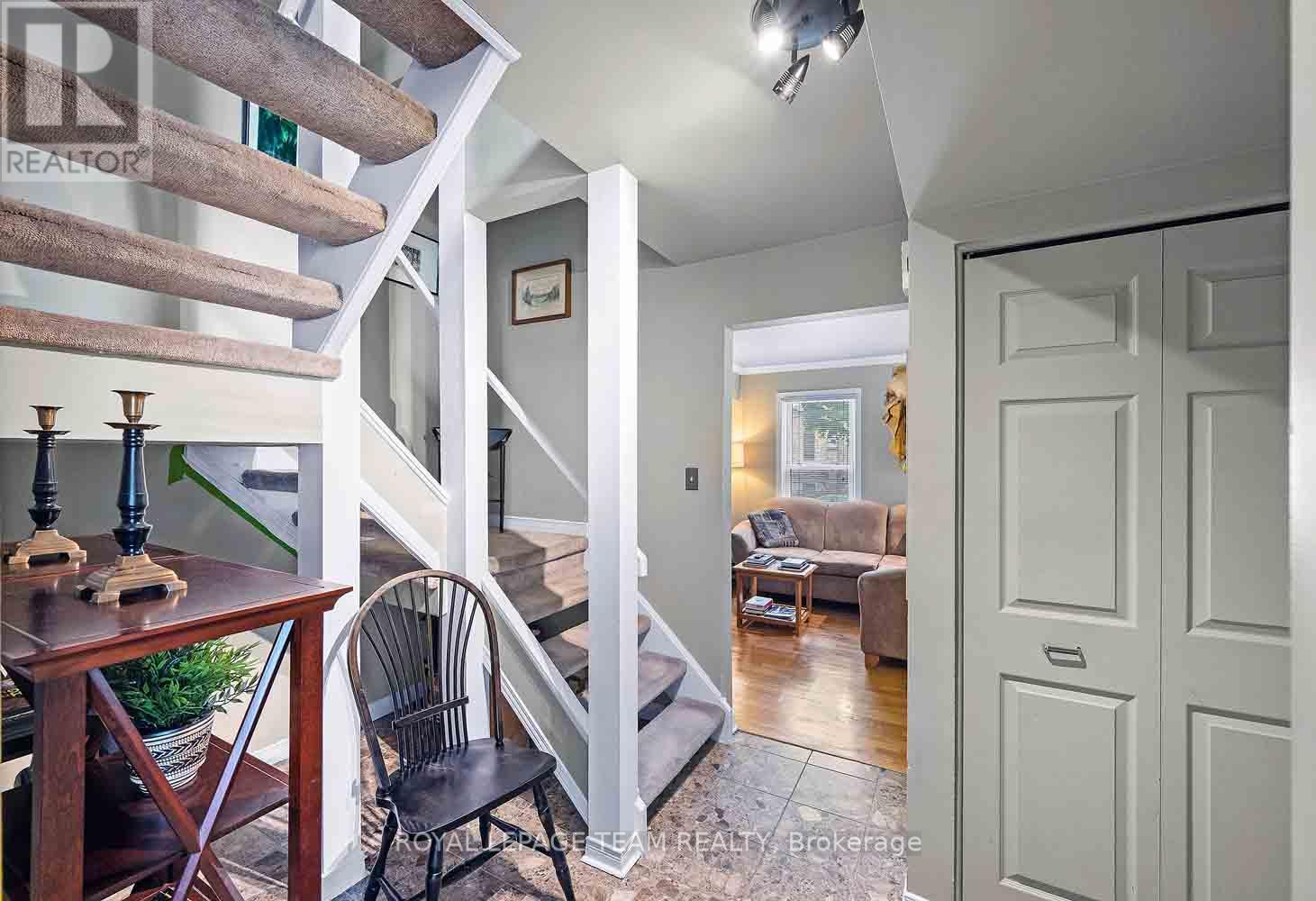 2 - 220 Wilbrod Avenue Property Photo 6