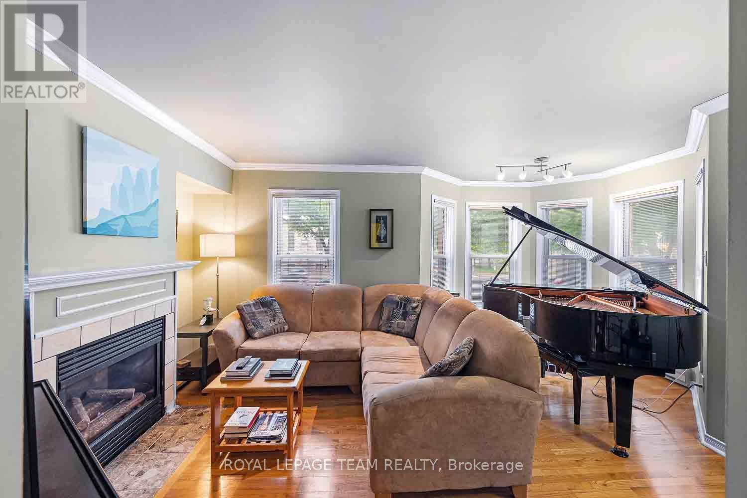 2 - 220 Wilbrod Avenue Property Photo 7