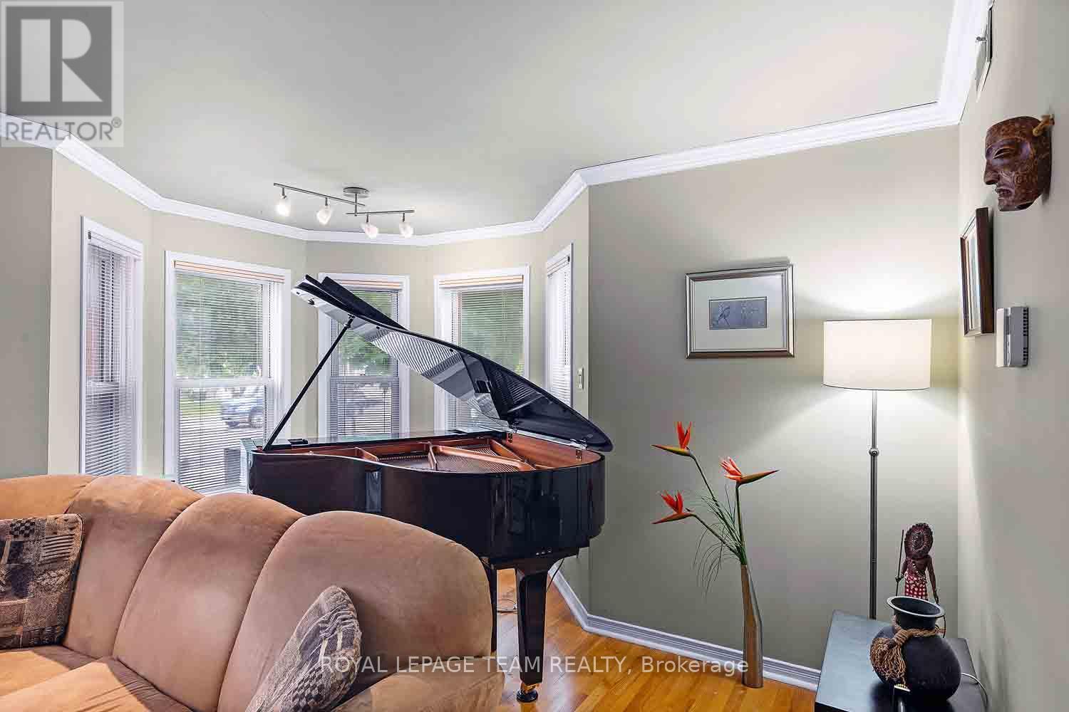 2 - 220 Wilbrod Avenue Property Photo 10