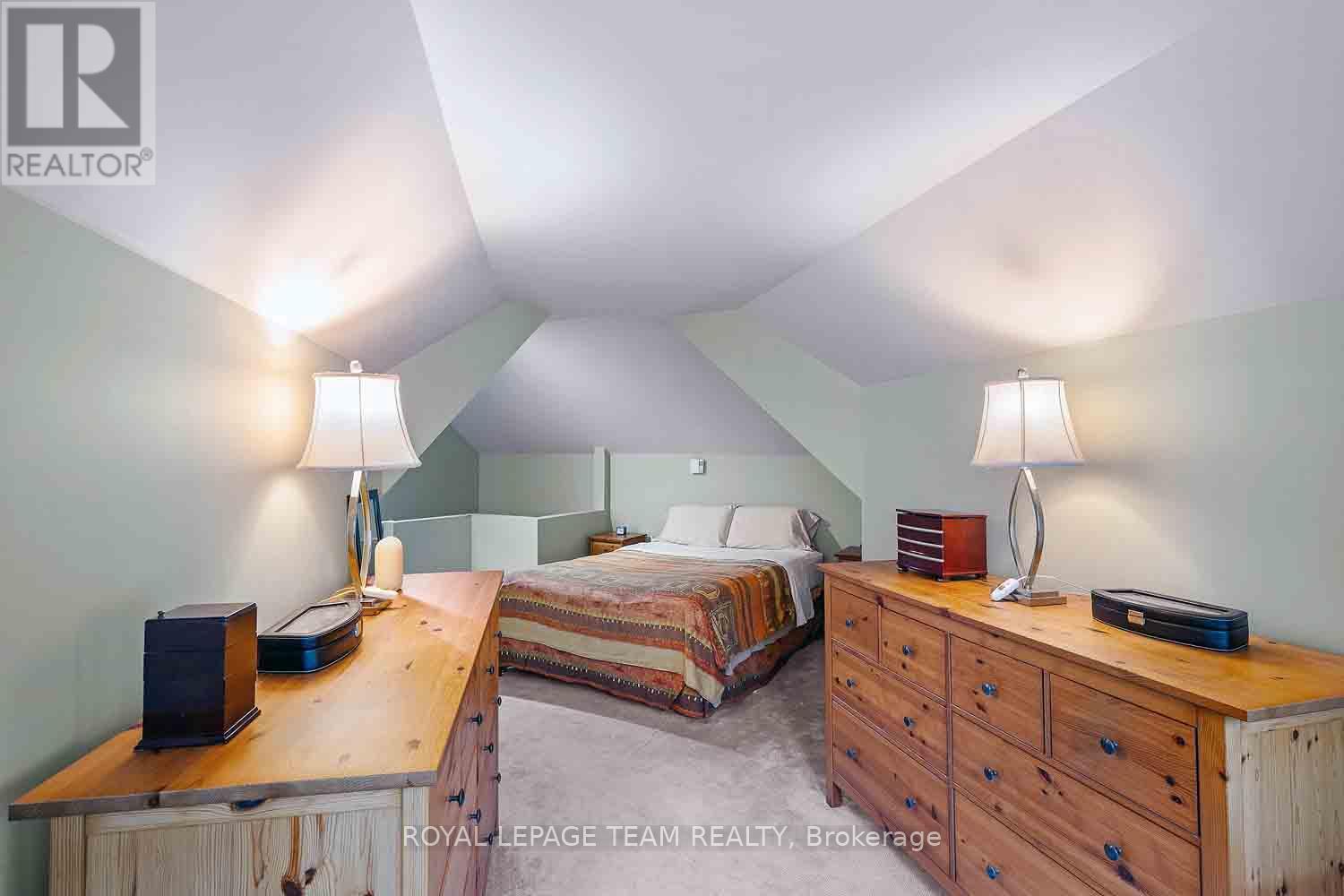 2 - 220 Wilbrod Avenue Property Photo 19