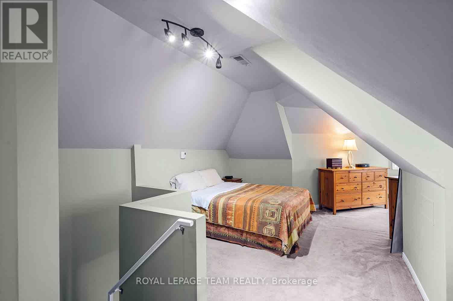 2 - 220 Wilbrod Avenue Property Photo 20