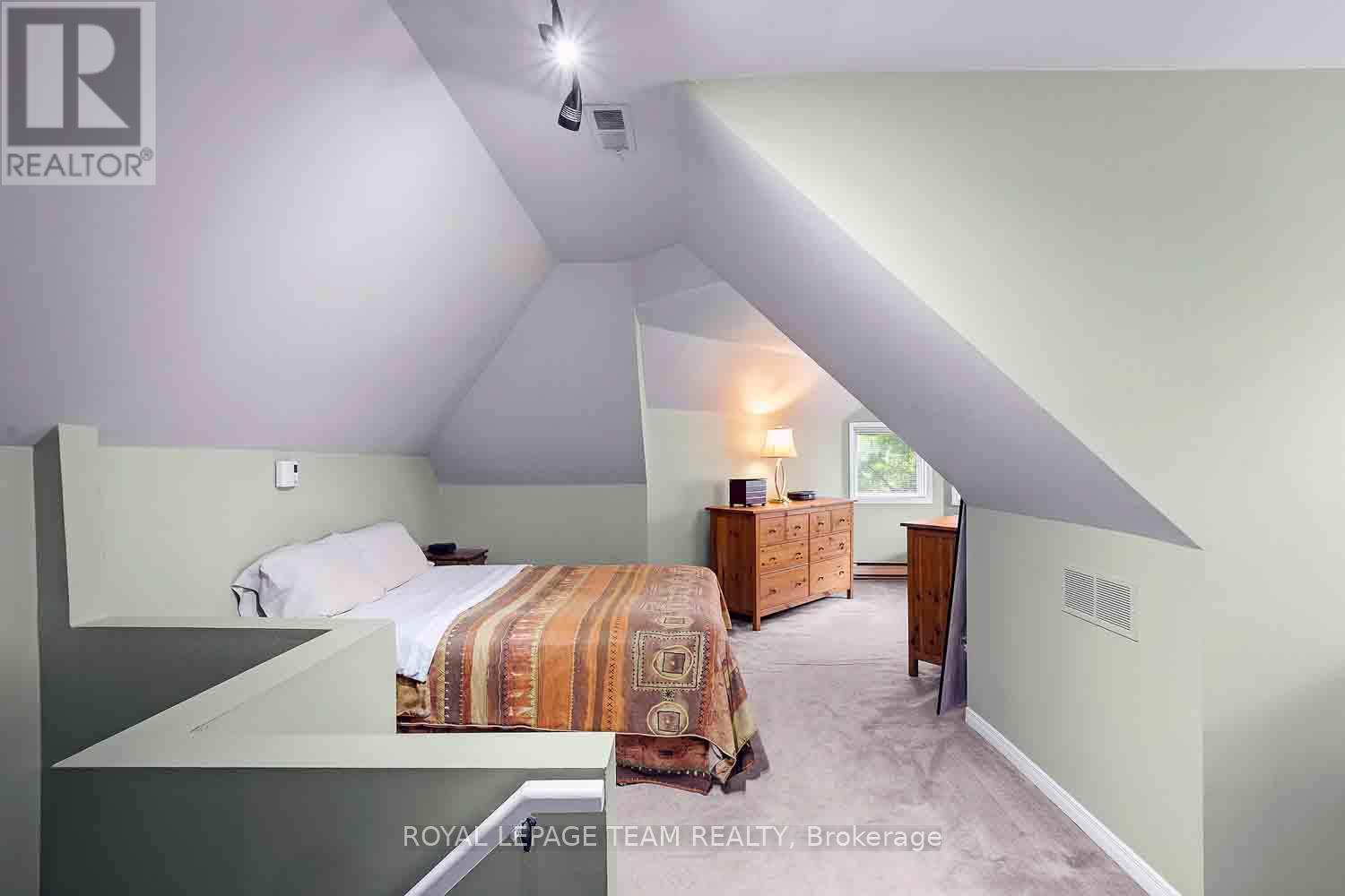2 - 220 Wilbrod Avenue Property Photo 21