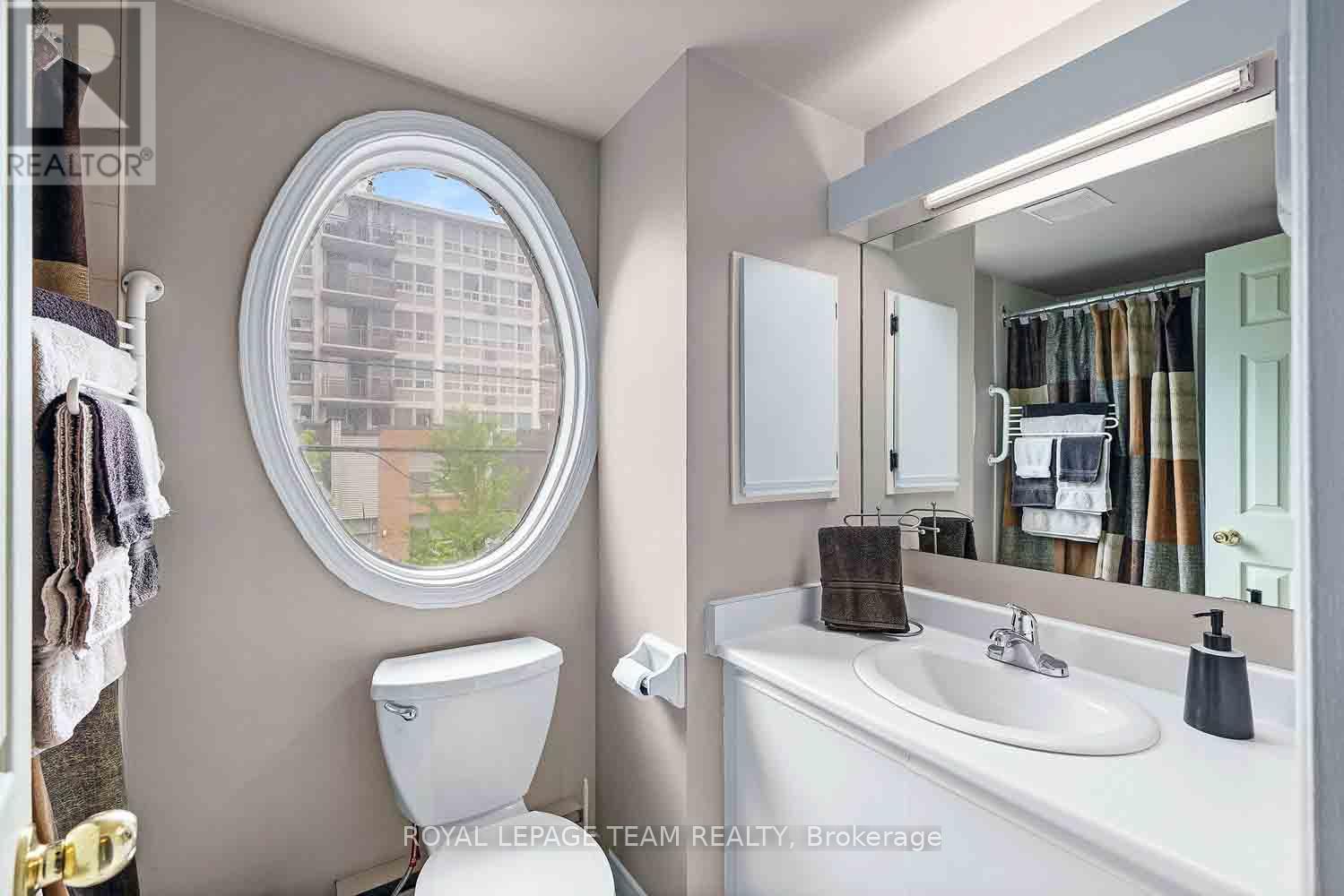 2 - 220 Wilbrod Avenue Property Photo 36