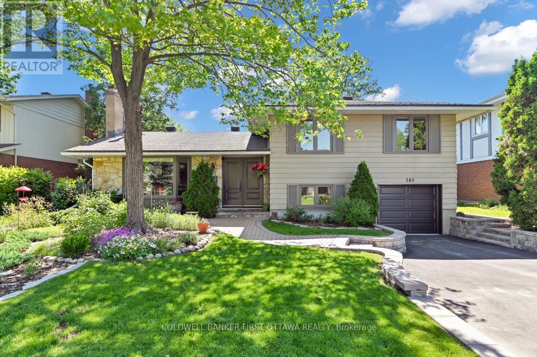 580 DUFF CRESCENT Property Photo 1