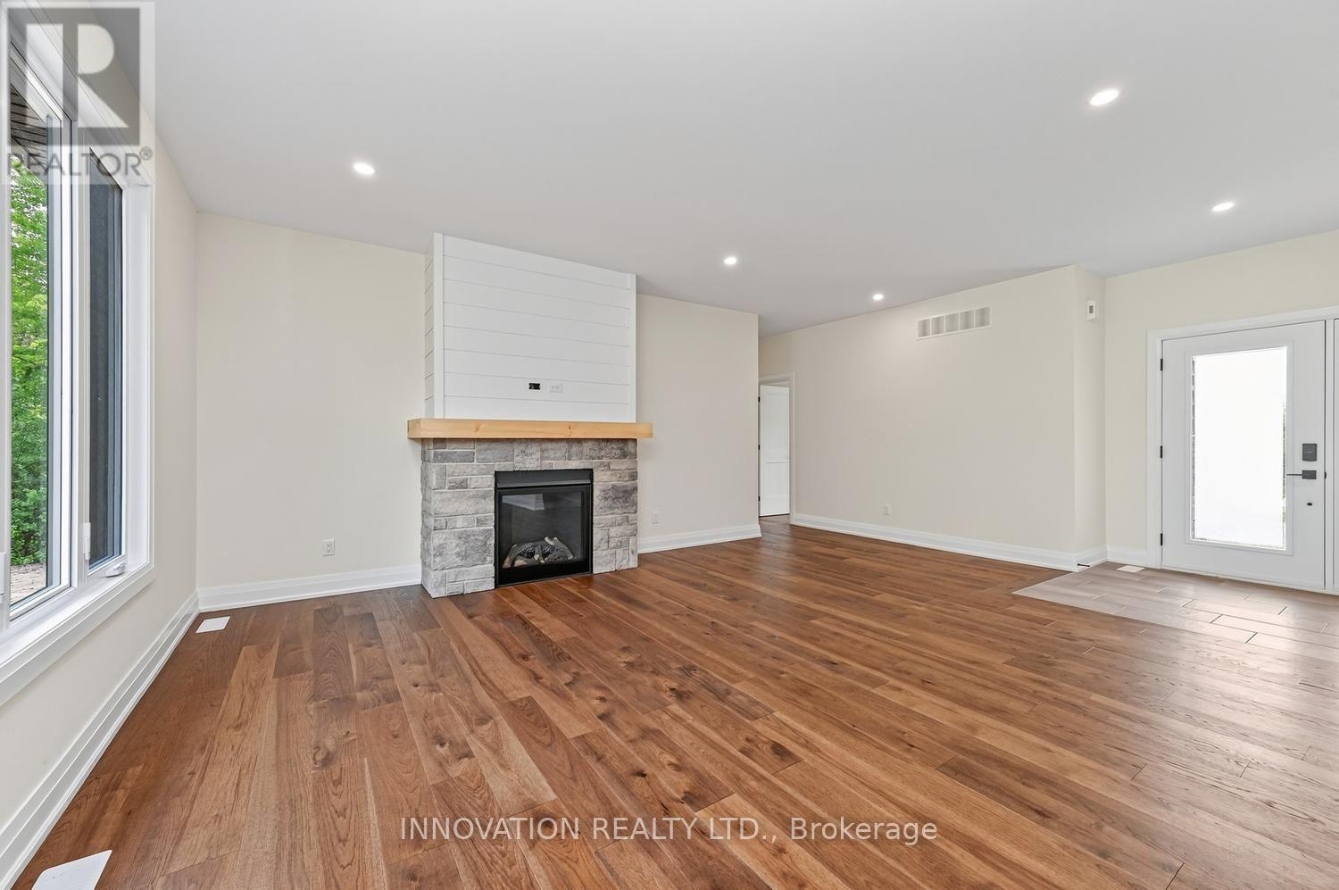 3249 Elizabeth Street Property Photo 9