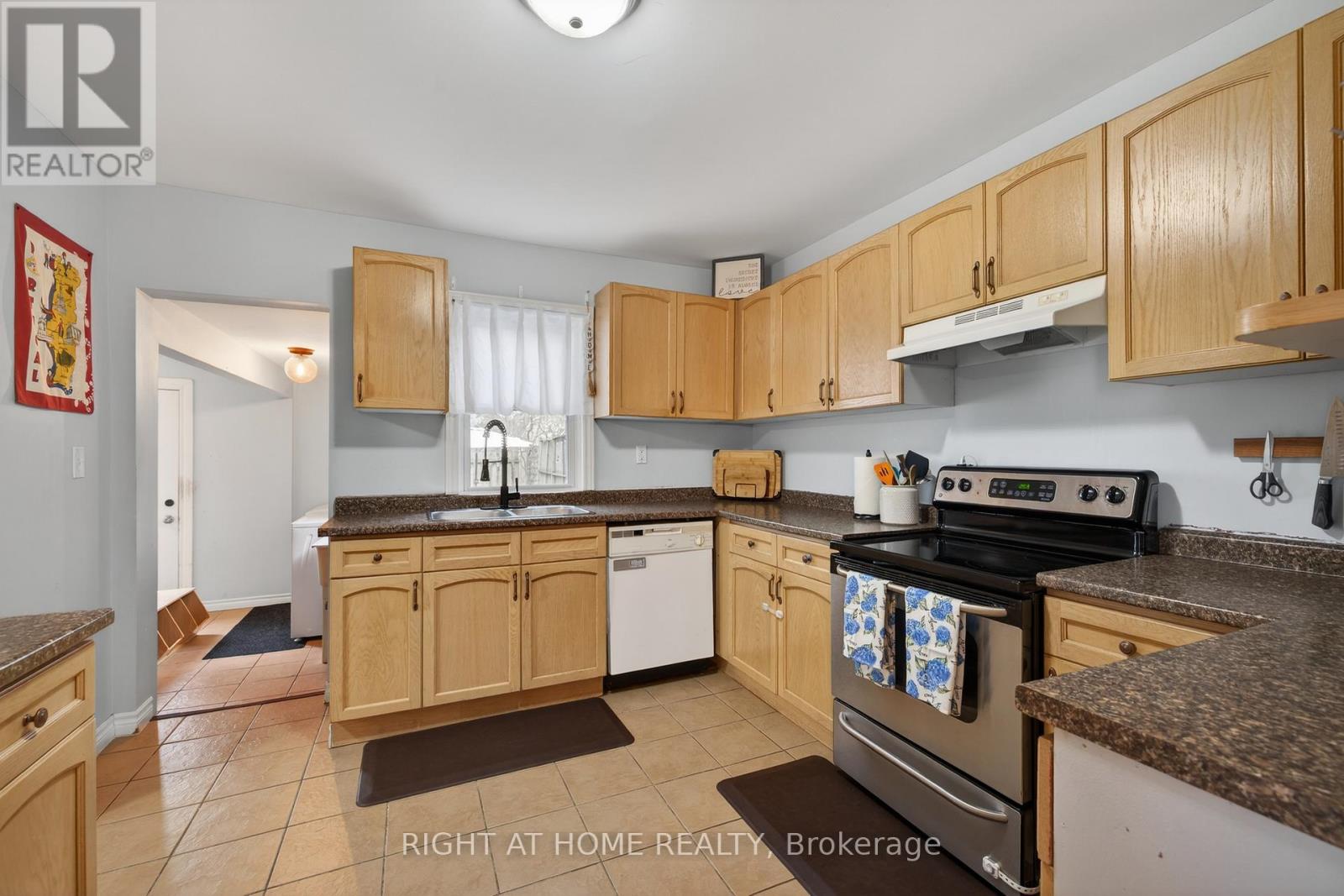 12 Pearl Street Property Photo 10