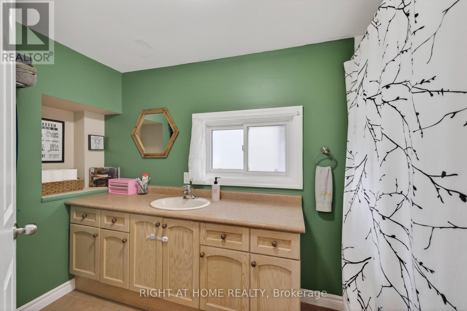 12 Pearl Street Property Photo 13