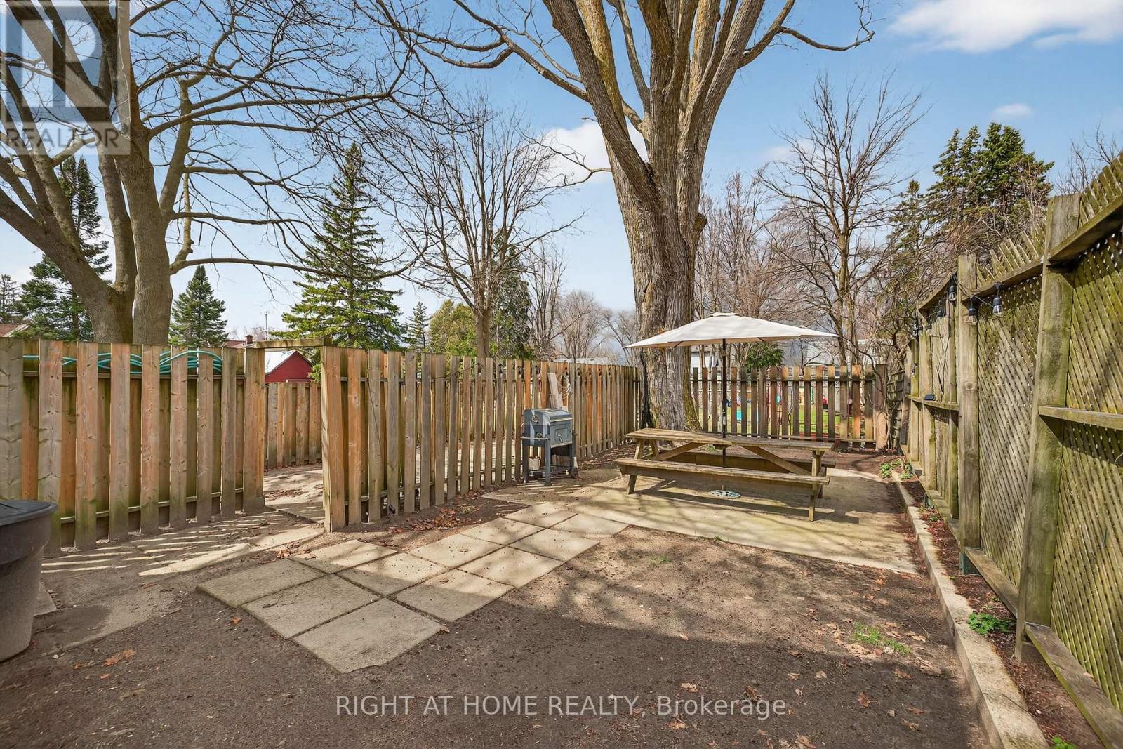 12 Pearl Street Property Photo 29
