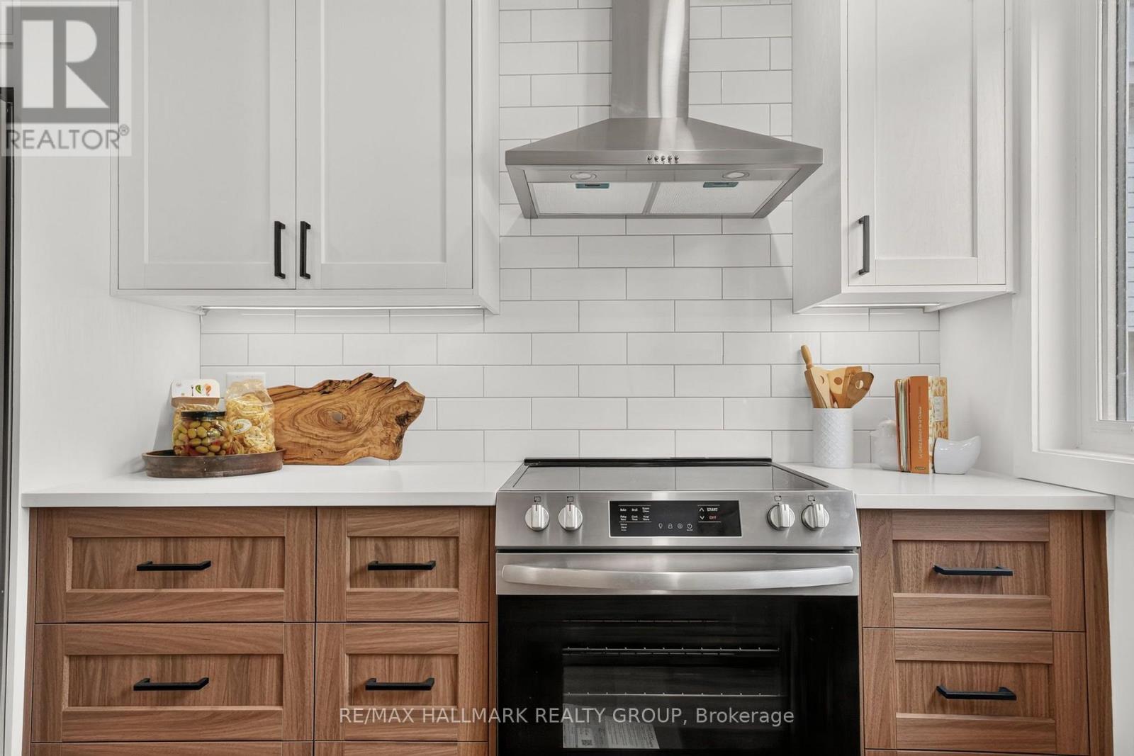 38 - 660 Hochelaga Street Property Photo 8