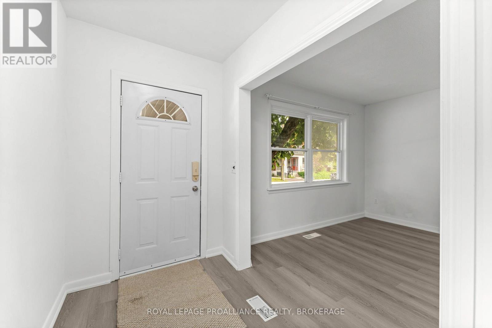 468-470 Victoria Street Property Photo 8