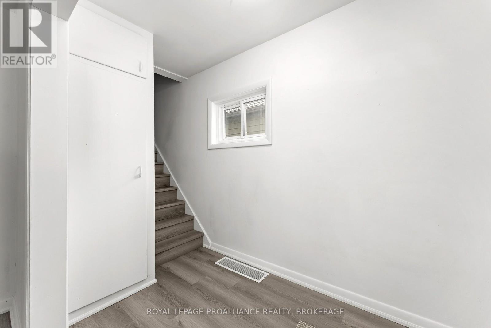 468-470 Victoria Street Property Photo 9