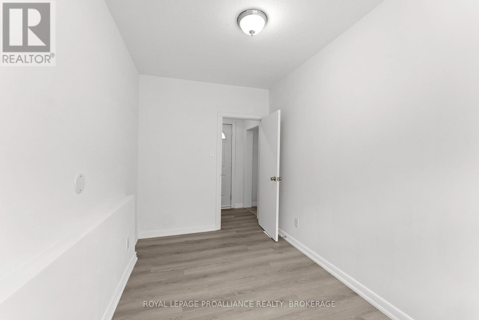 468-470 Victoria Street Property Photo 15