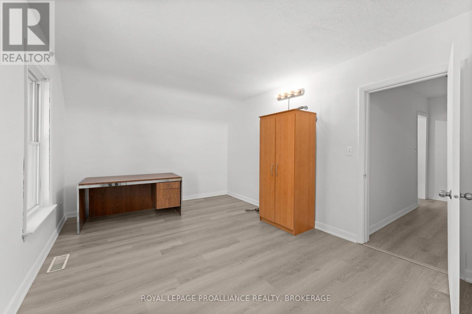 468-470 Victoria Street Property Photo 25