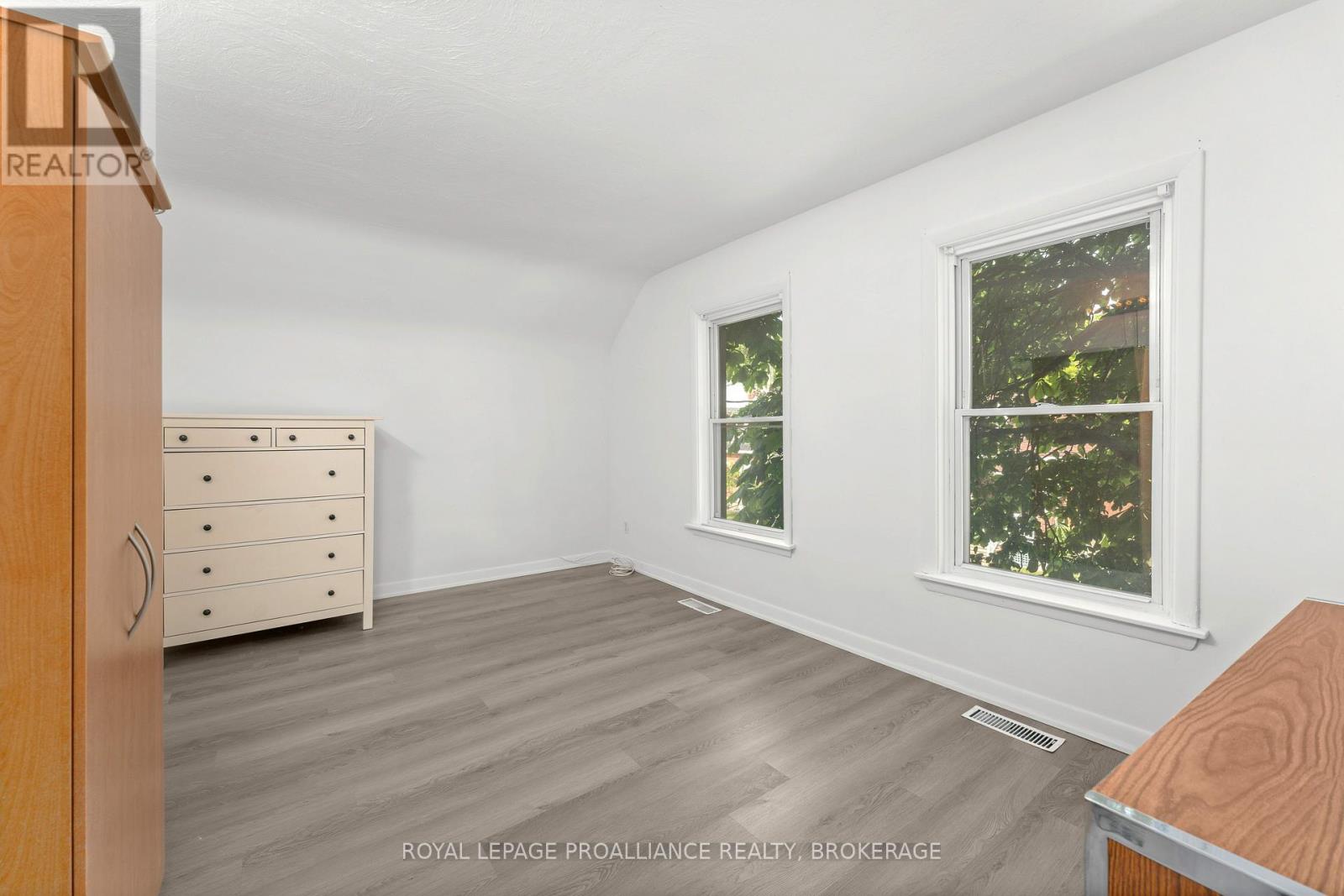 468-470 Victoria Street Property Photo 26