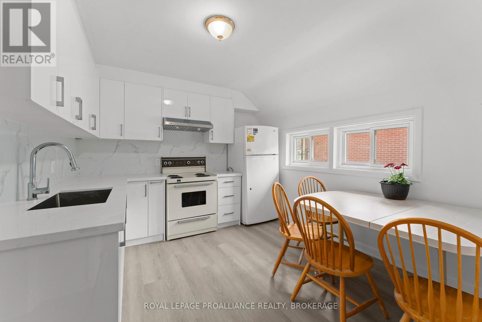 468-470 Victoria Street Property Photo 28
