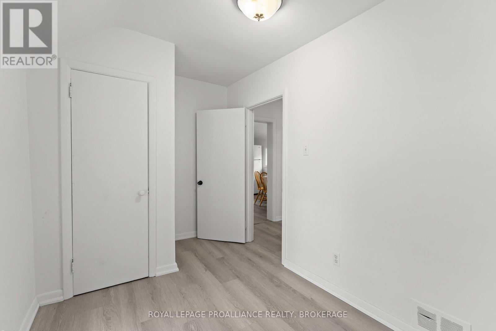 468-470 Victoria Street Property Photo 33