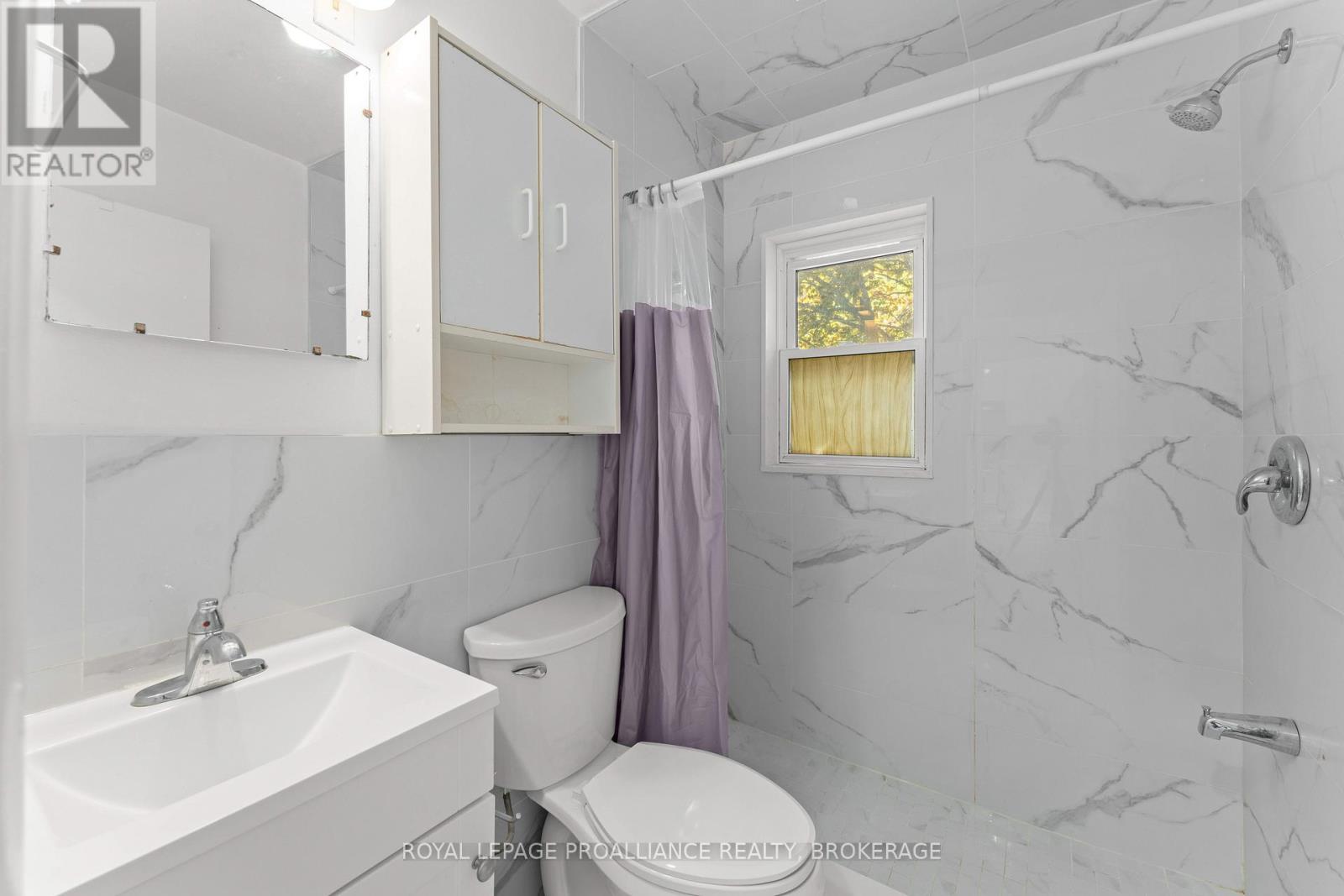 468-470 Victoria Street Property Photo 34
