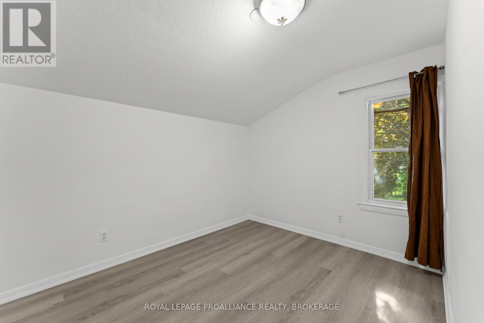 468-470 Victoria Street Property Photo 36