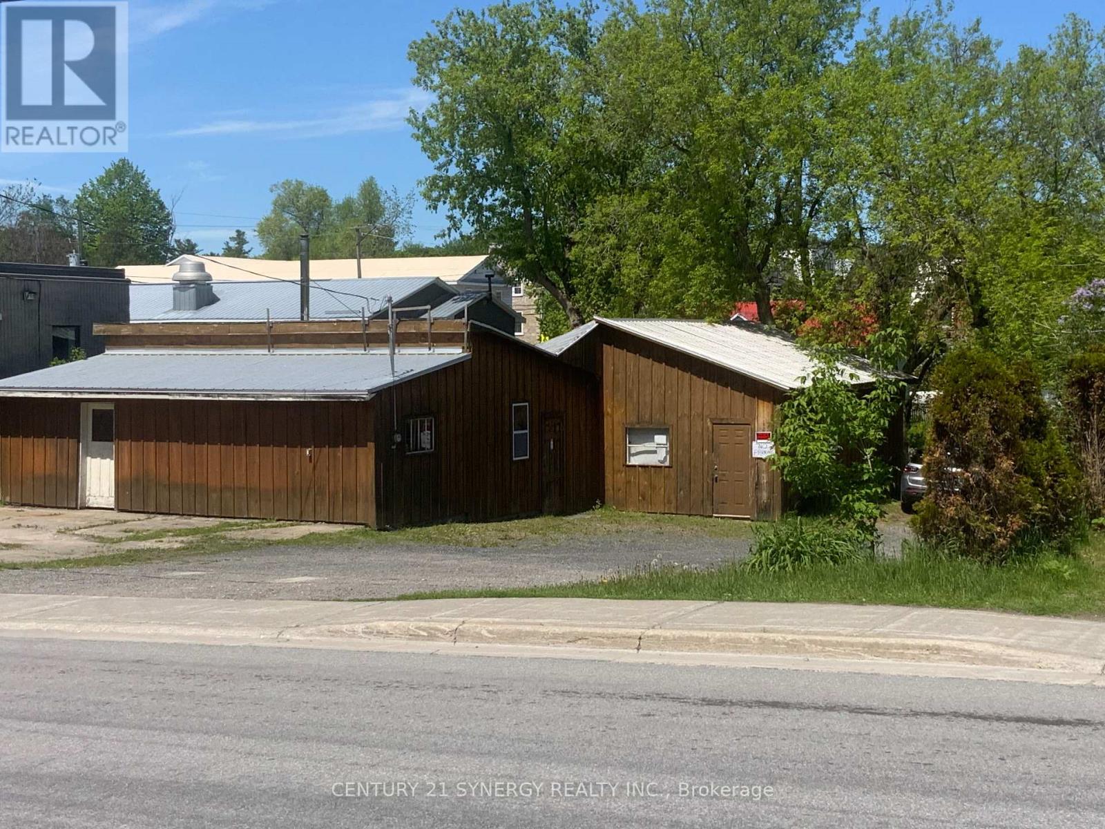 97 South Street Property Photo 4