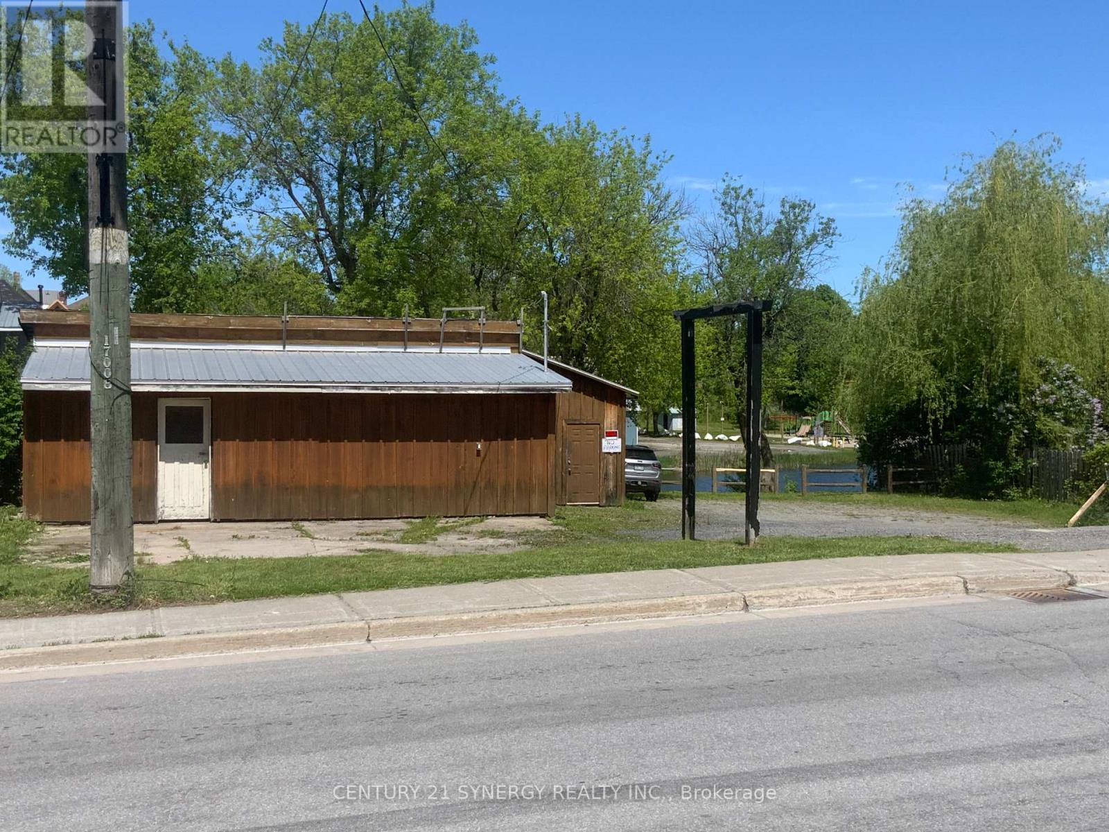 97 South Street Property Photo 6