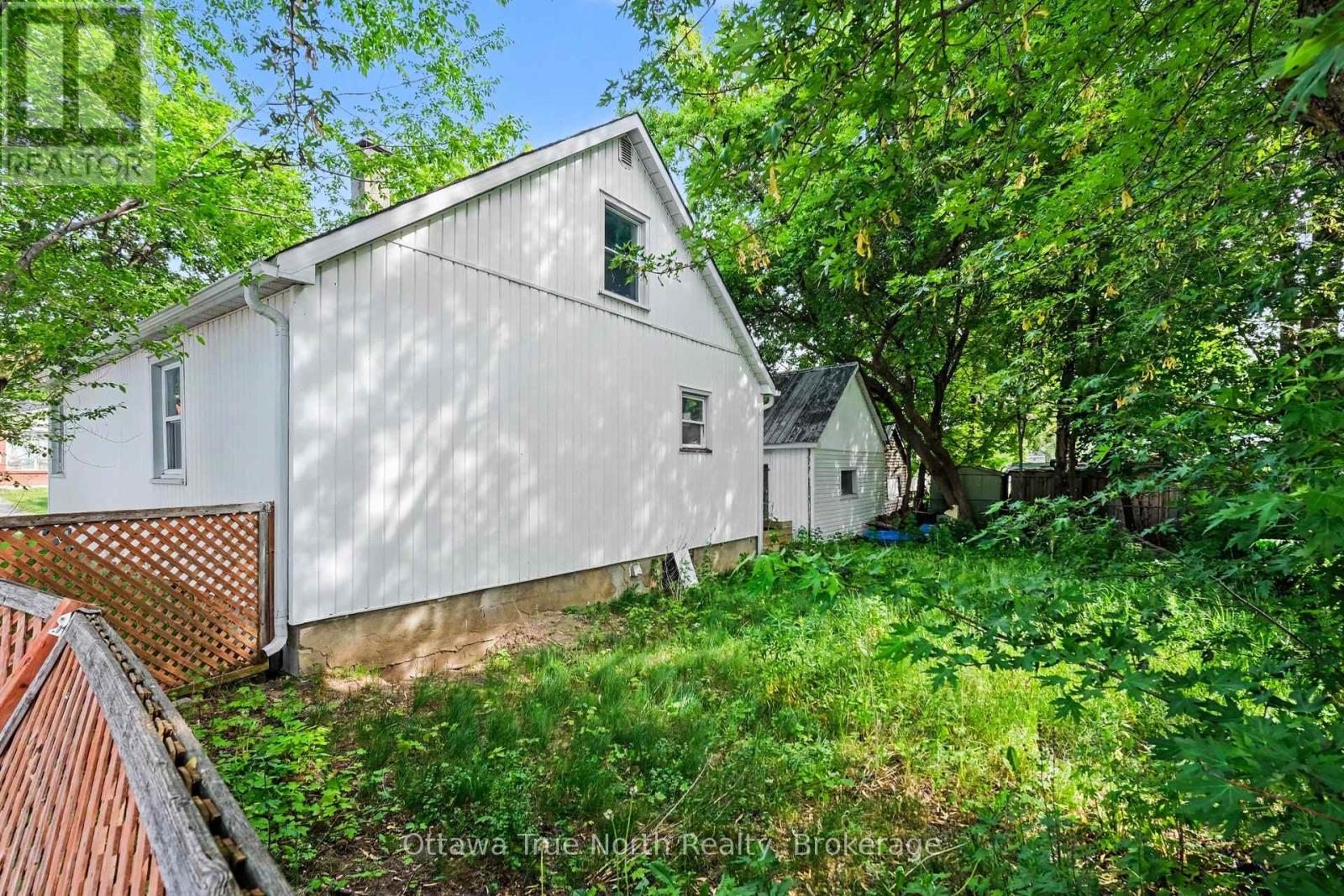 108 Maley Street Property Photo 6