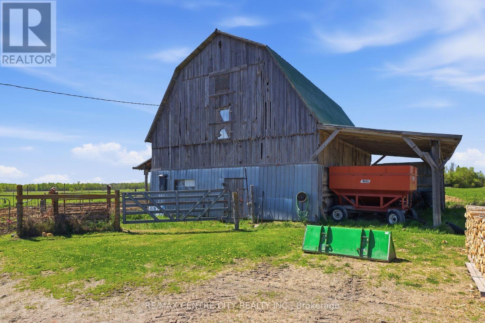 817 Snake River Line Property Photo 16