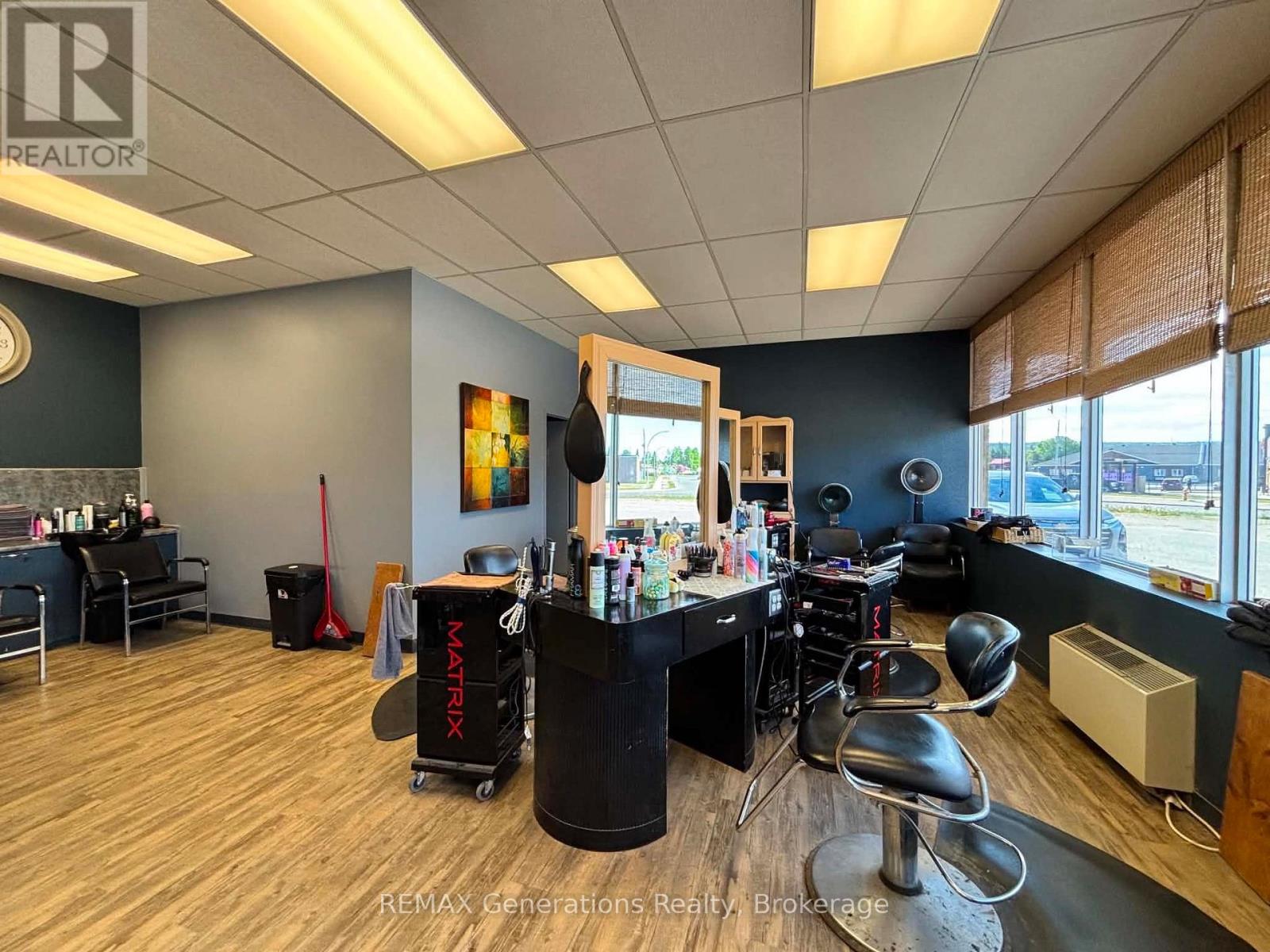 2 Ontario Street Property Photo 32