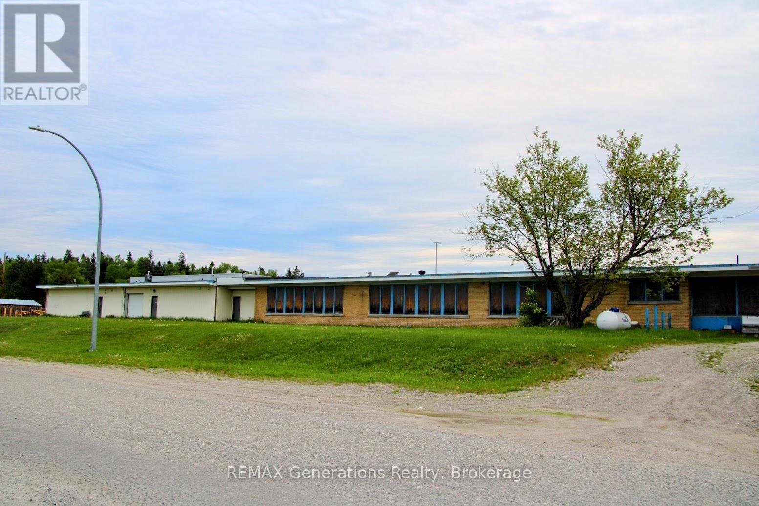 2 Ontario Street Property Photo 45