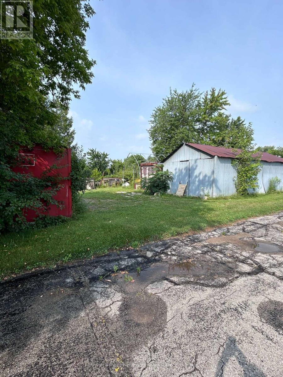 393 Woodlawn Road W Property Photo 4