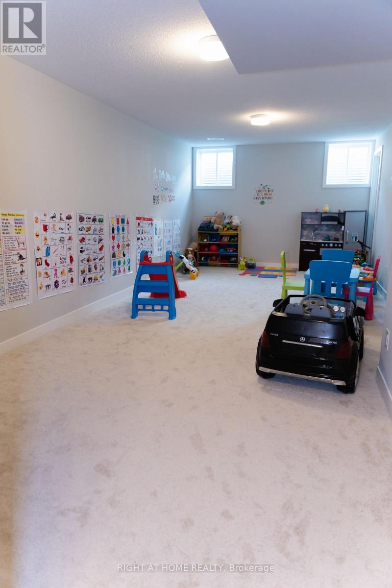 76 Kindred Row Property Photo 28