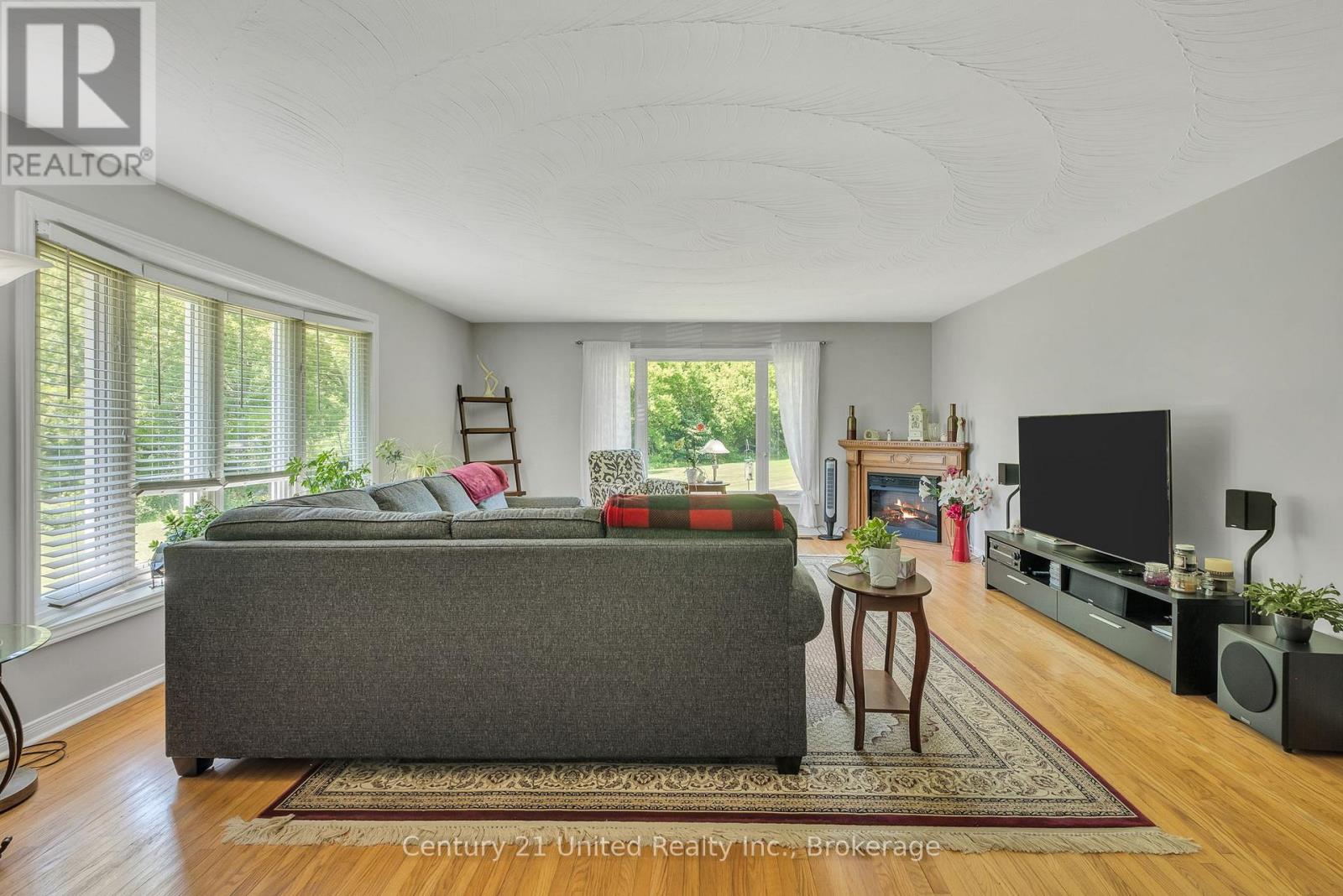 670 William Street Property Photo 11