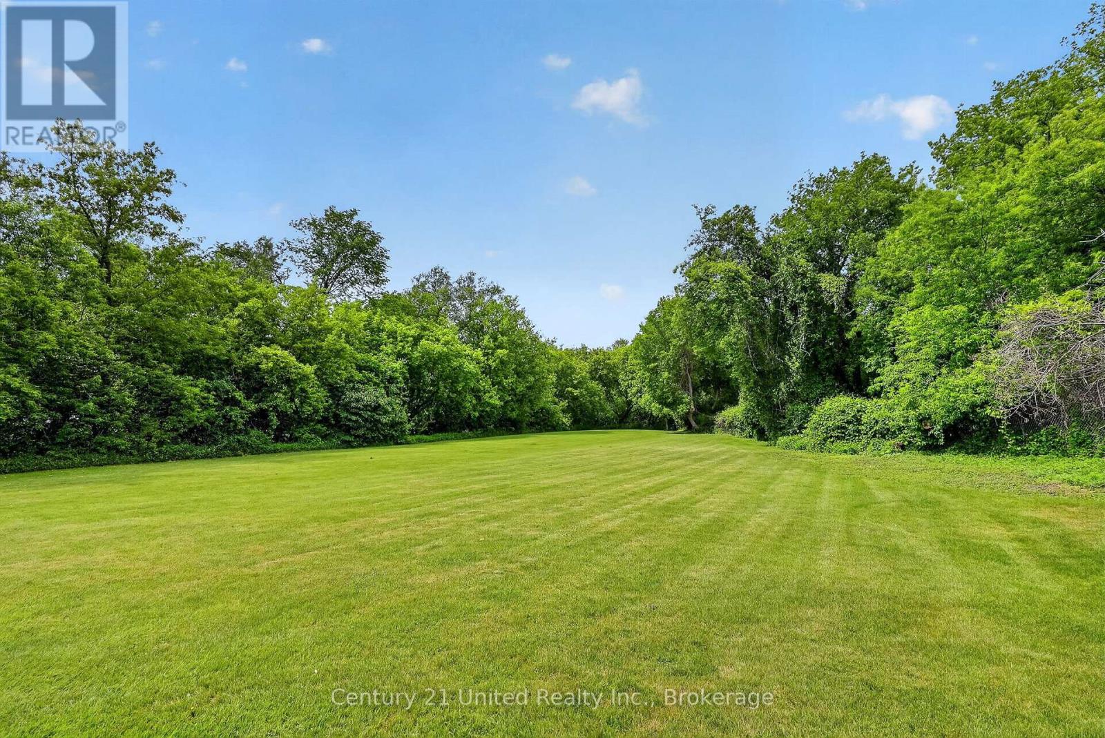 670 William Street Property Photo 13
