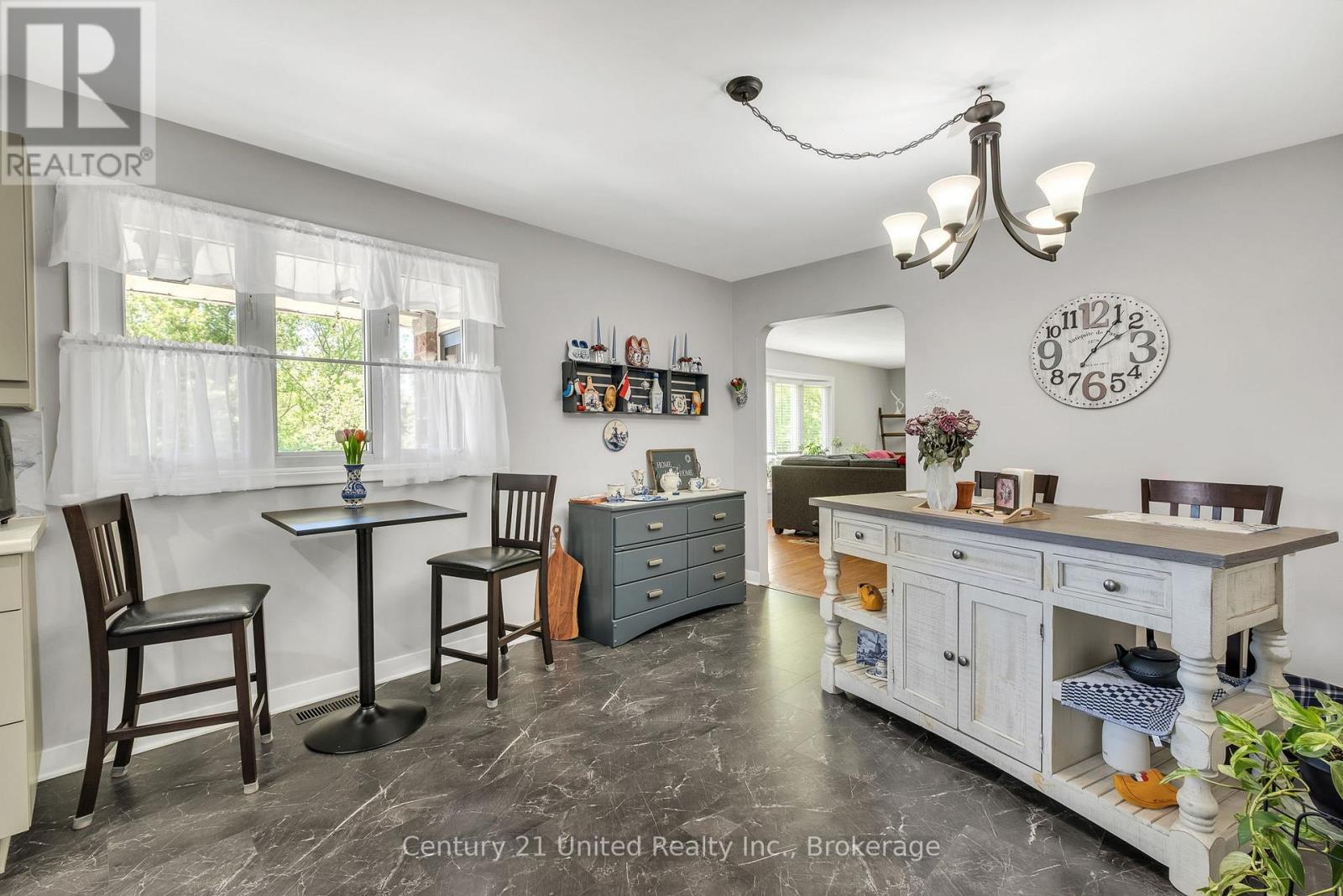 670 William Street Property Photo 18
