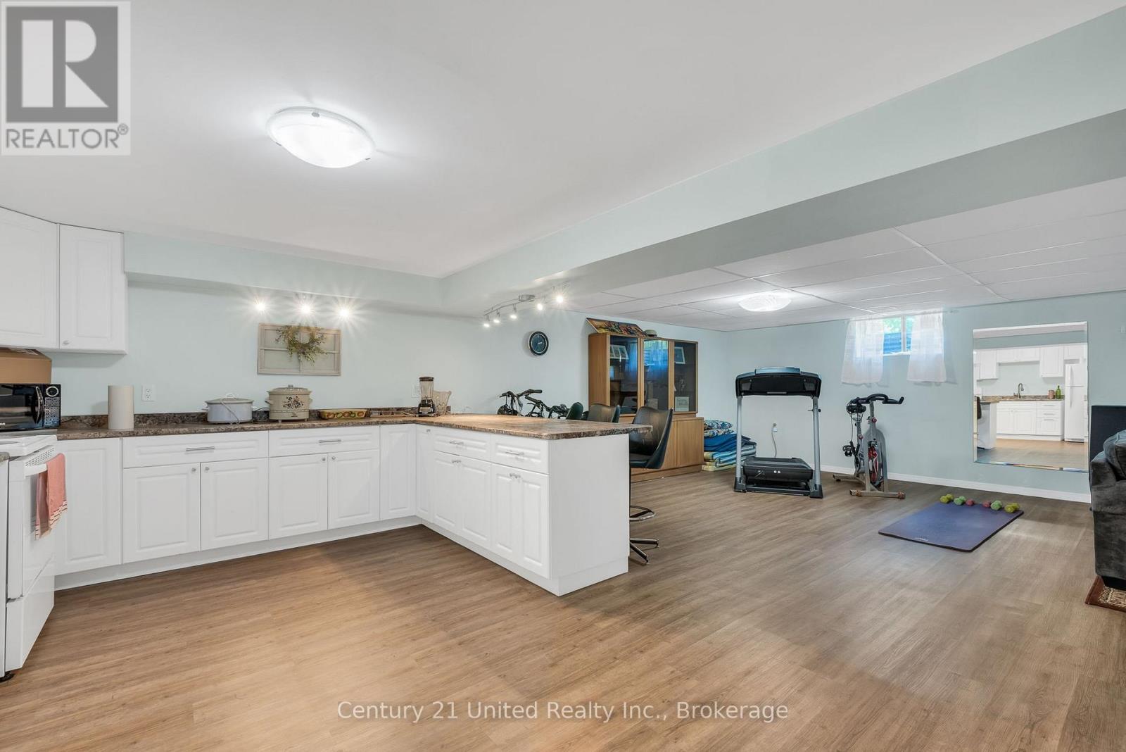 670 William Street Property Photo 25