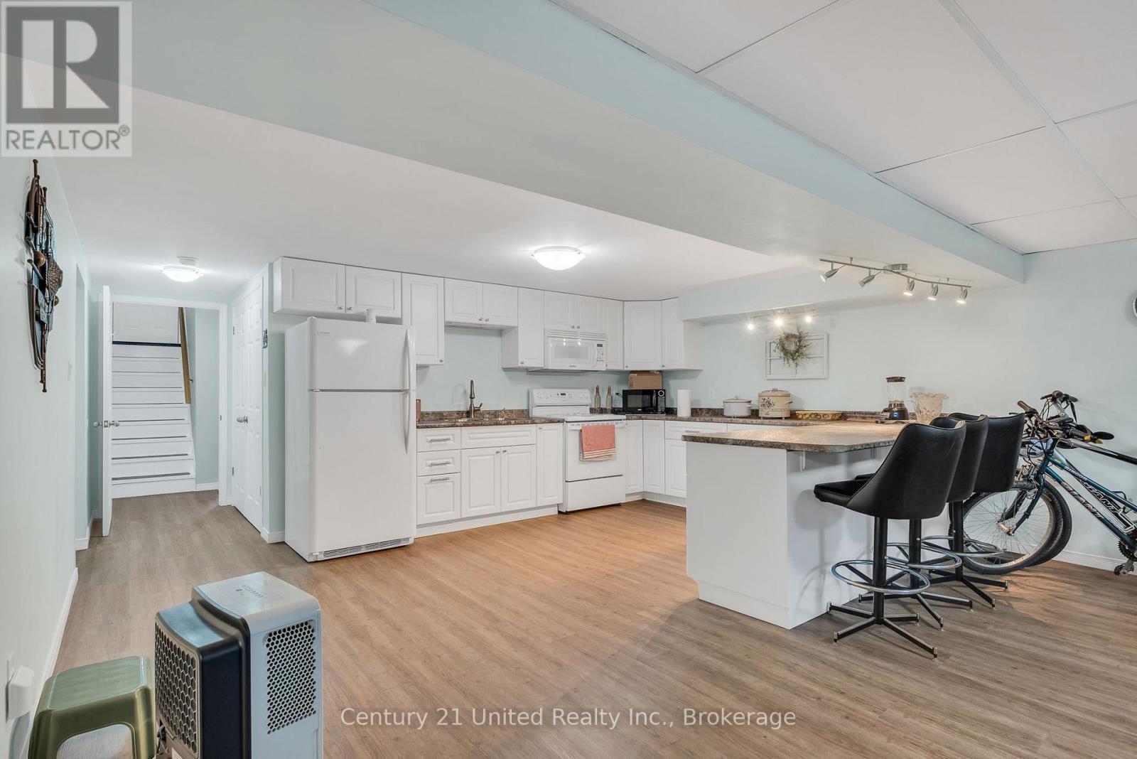 670 William Street Property Photo 27