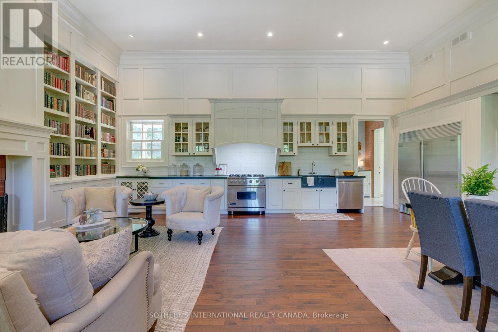 2877 Mcsherry Lane Property Photo 4