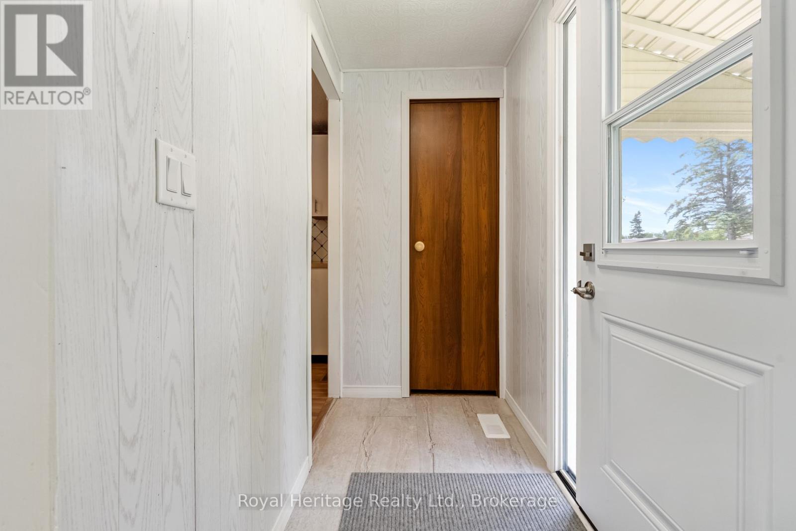 17 Circle Drive Property Photo 4