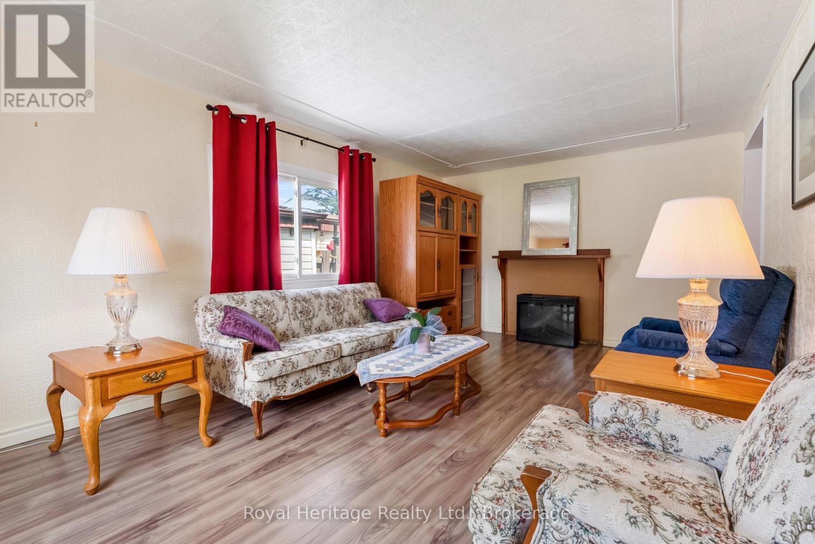 17 Circle Drive Property Photo 5