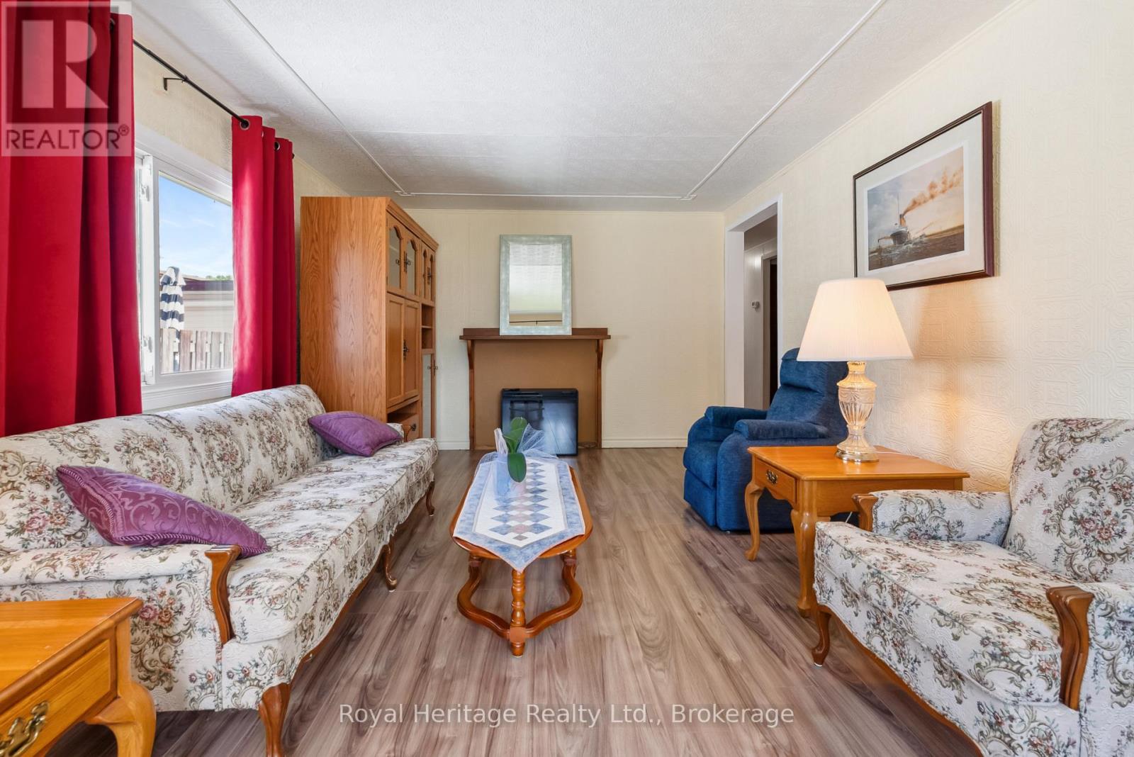 17 Circle Drive Property Photo 6