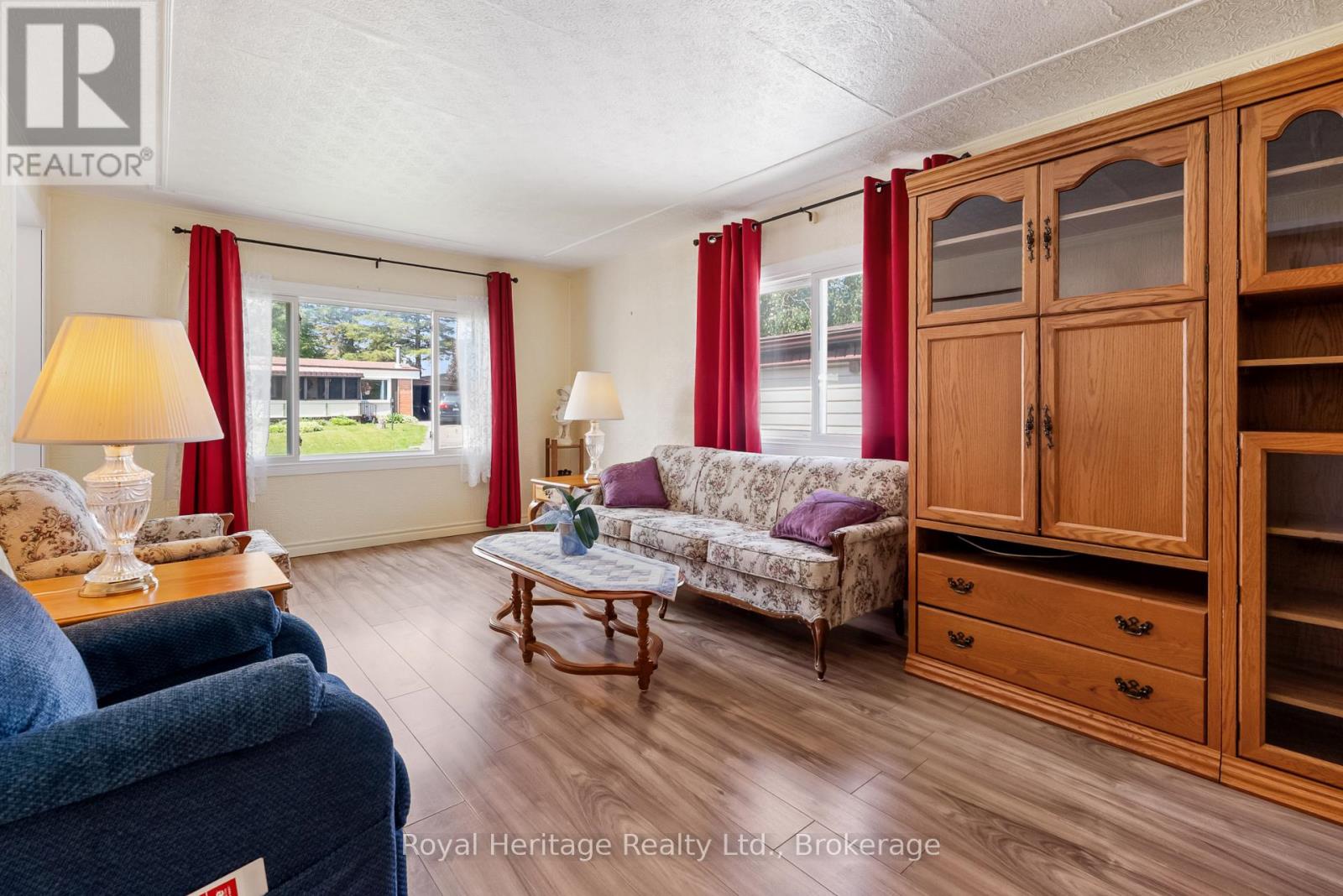17 Circle Drive Property Photo 8