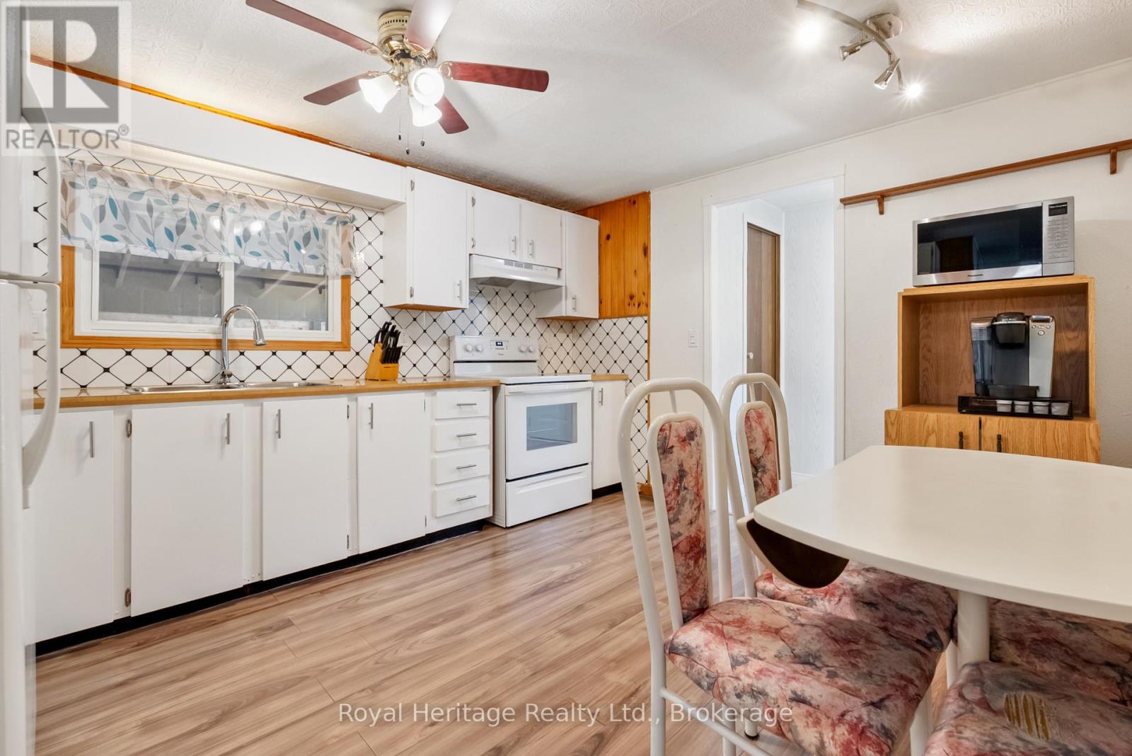 17 Circle Drive Property Photo 10