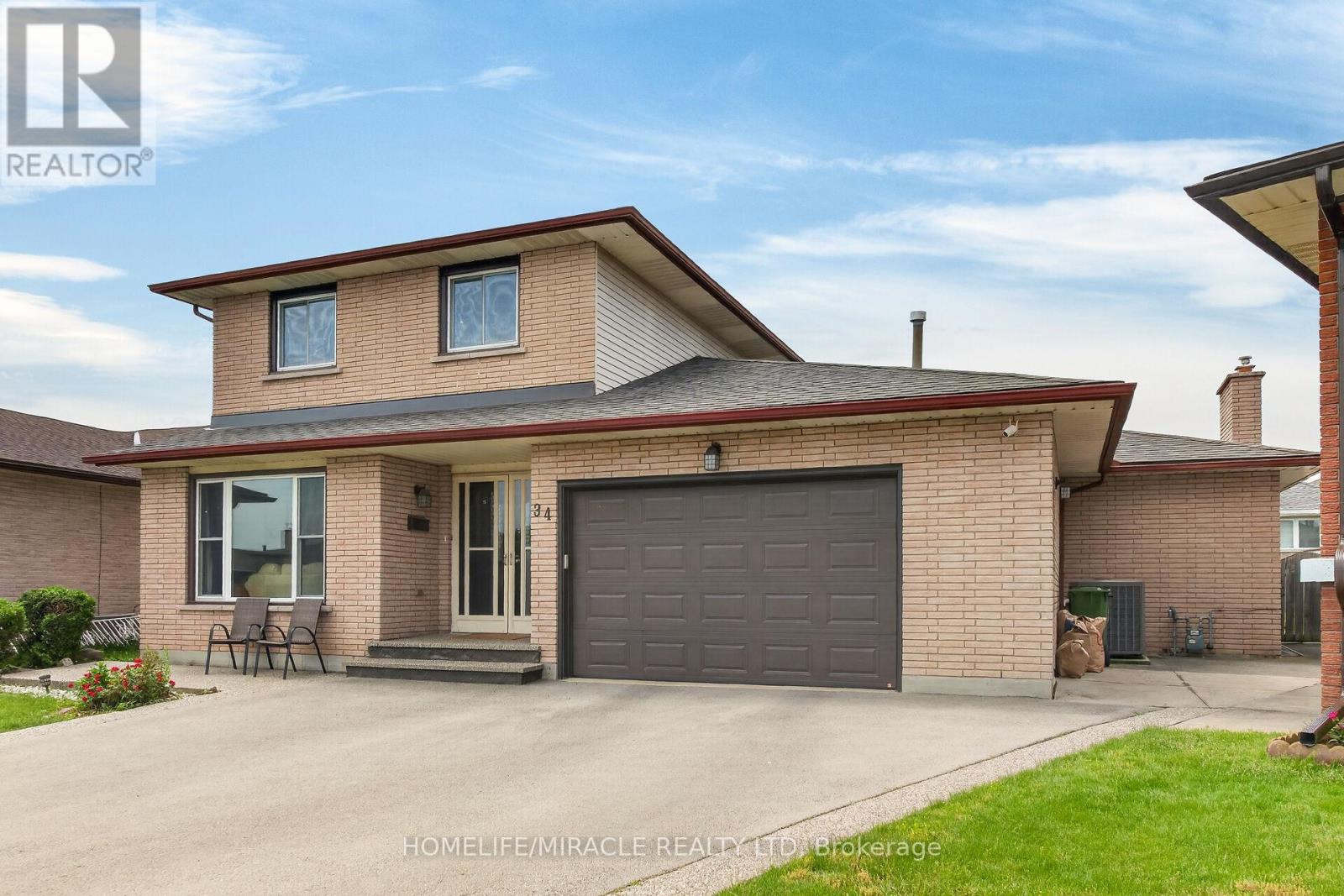 34 CAPRI CRESCENT Property Photo 1