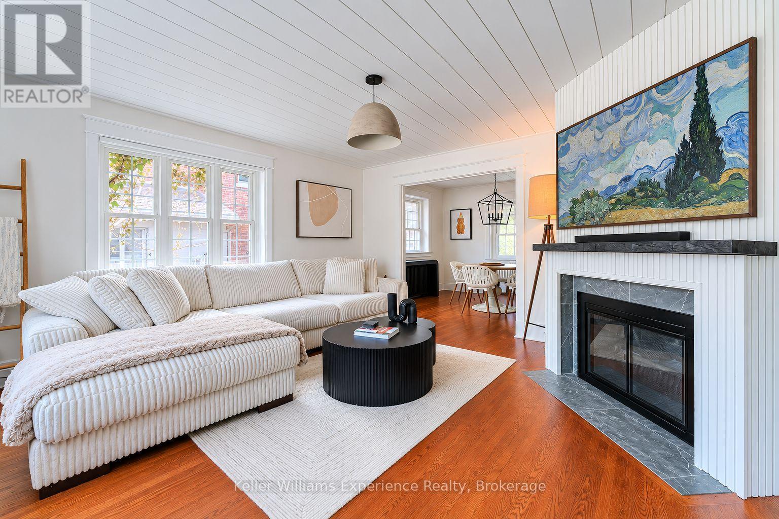211 5th Street E Property Photo 6