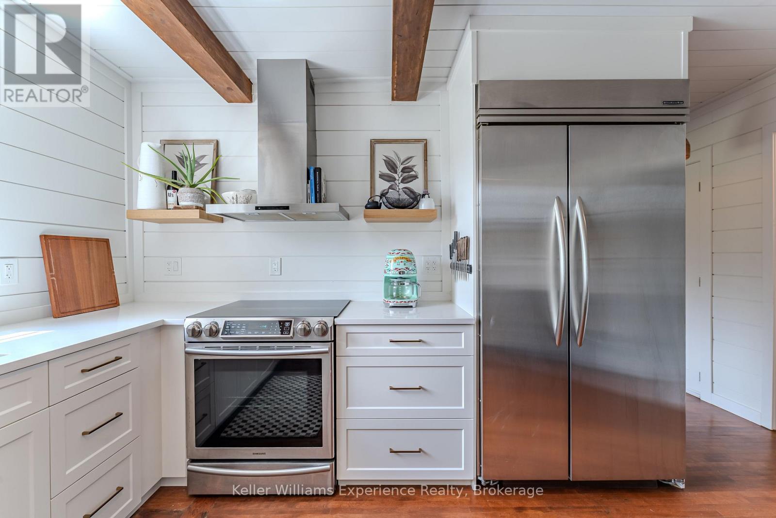 211 5th Street E Property Photo 20