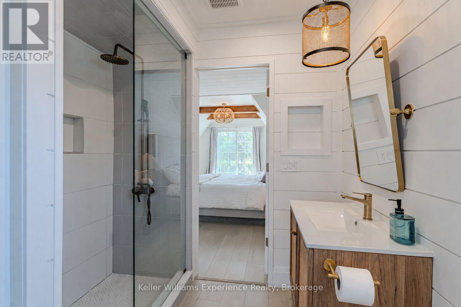 211 5th Street E Property Photo 32