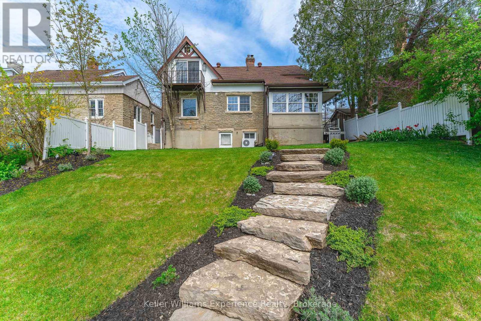 211 5th Street E Property Photo 50