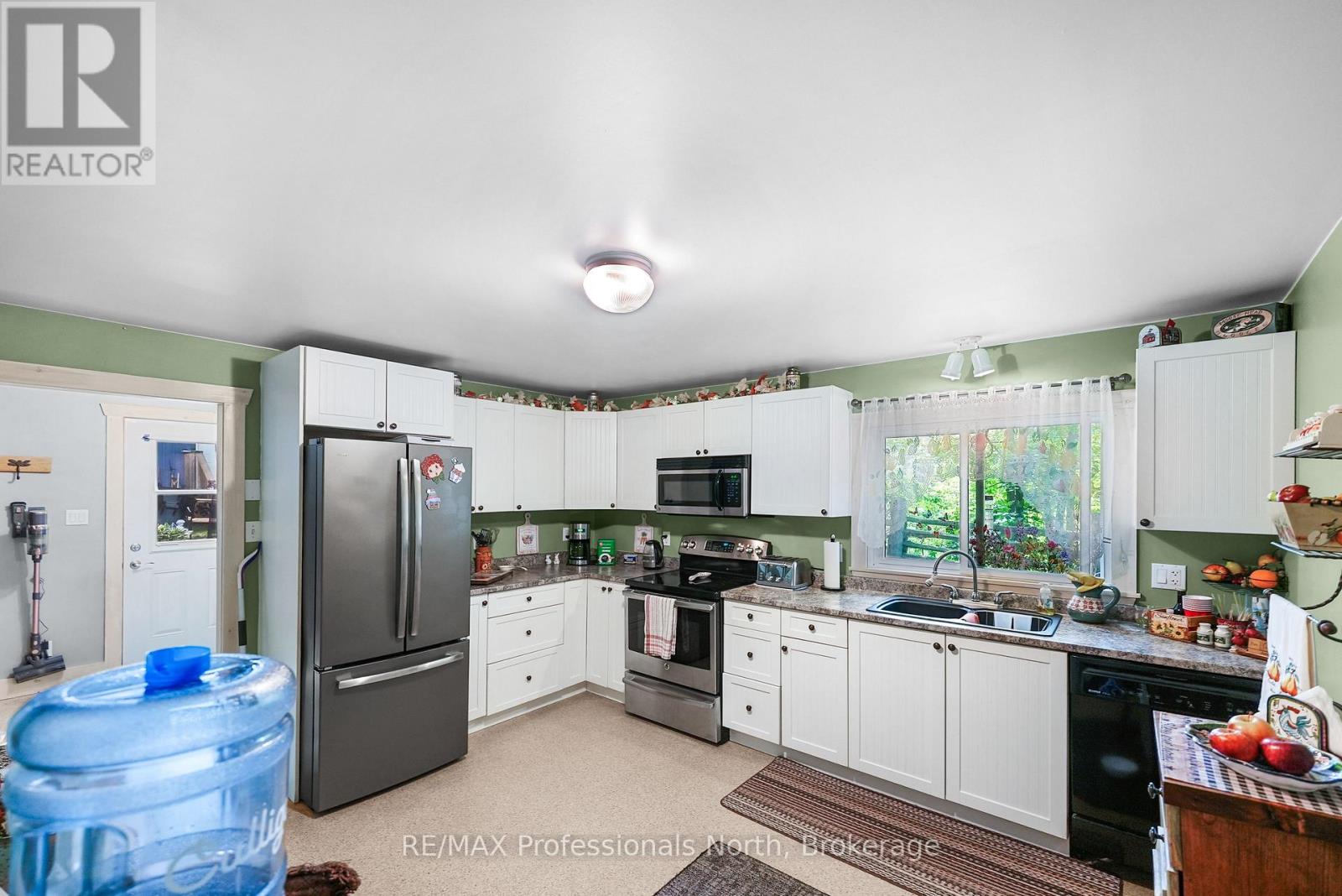 203 Burleigh Street Property Photo 5